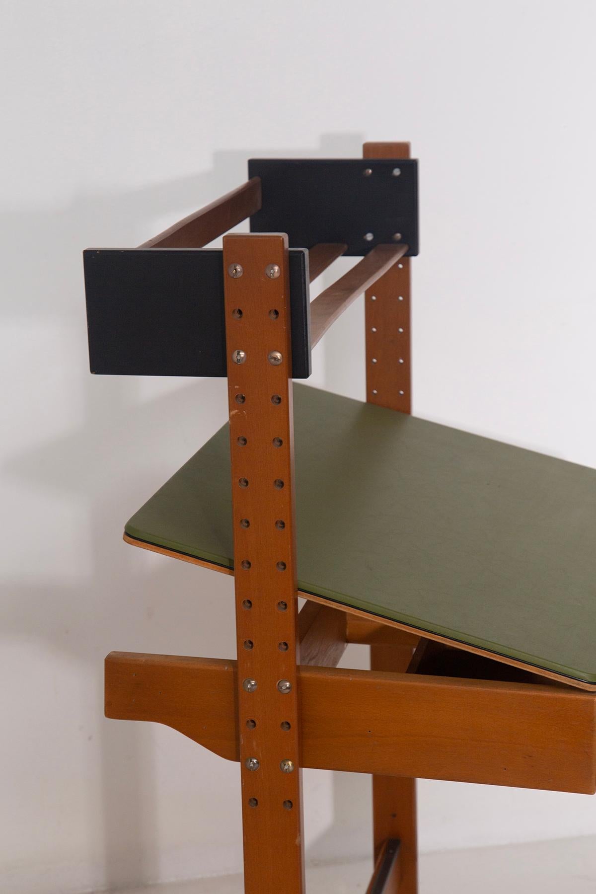 Italian set Adjustable children's desk and chair by Fratelli Reguitti For Sale 6