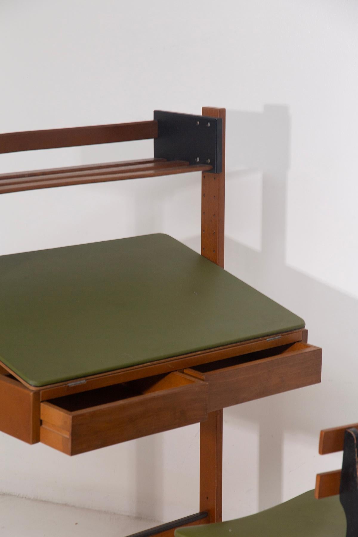 Italian set Adjustable children's desk and chair by Fratelli Reguitti For Sale 2