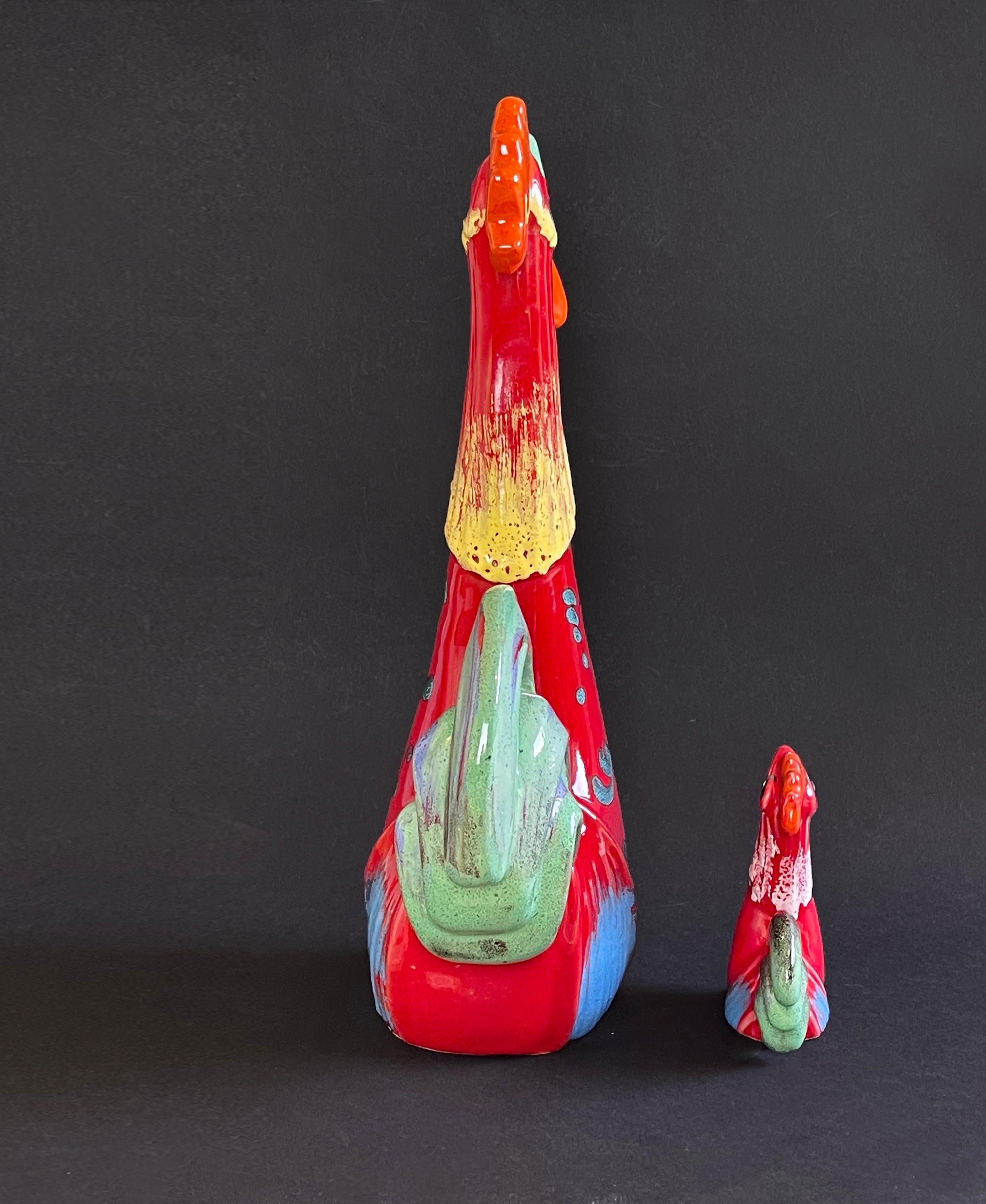 Italienisches Set aus 2 Hahnen Fiery Red, Mid-Century Studio Keramik, ca. 1960er-1970er Jahre im Zustand „Gut“ im Angebot in Andernach, DE