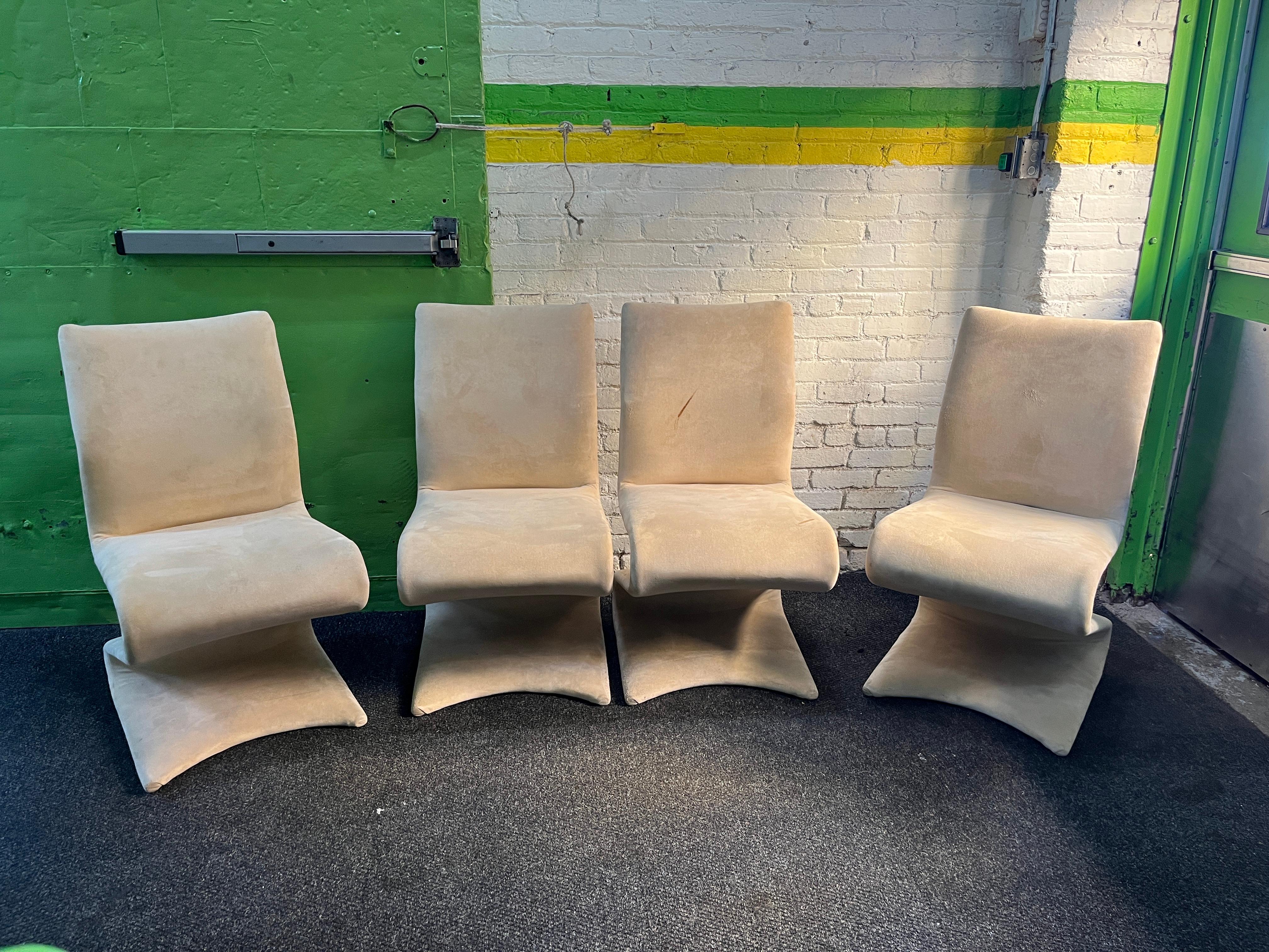 This is one beautiful set of 4 Italian 