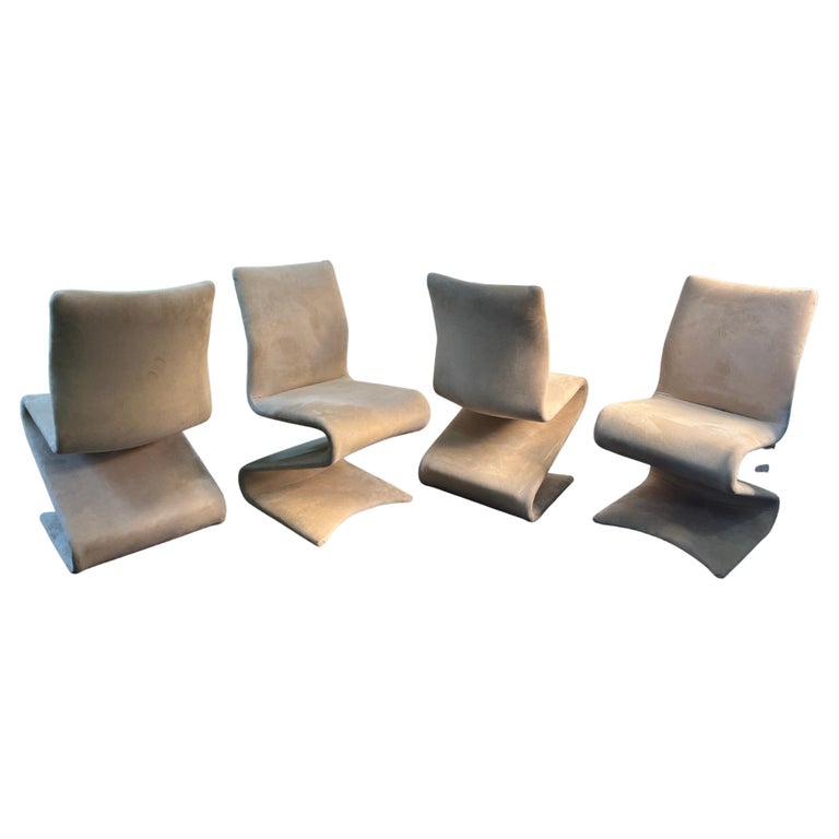 Italian Set of 4 "Z" Shaped Dining Chairs Attributed to Verner Panton