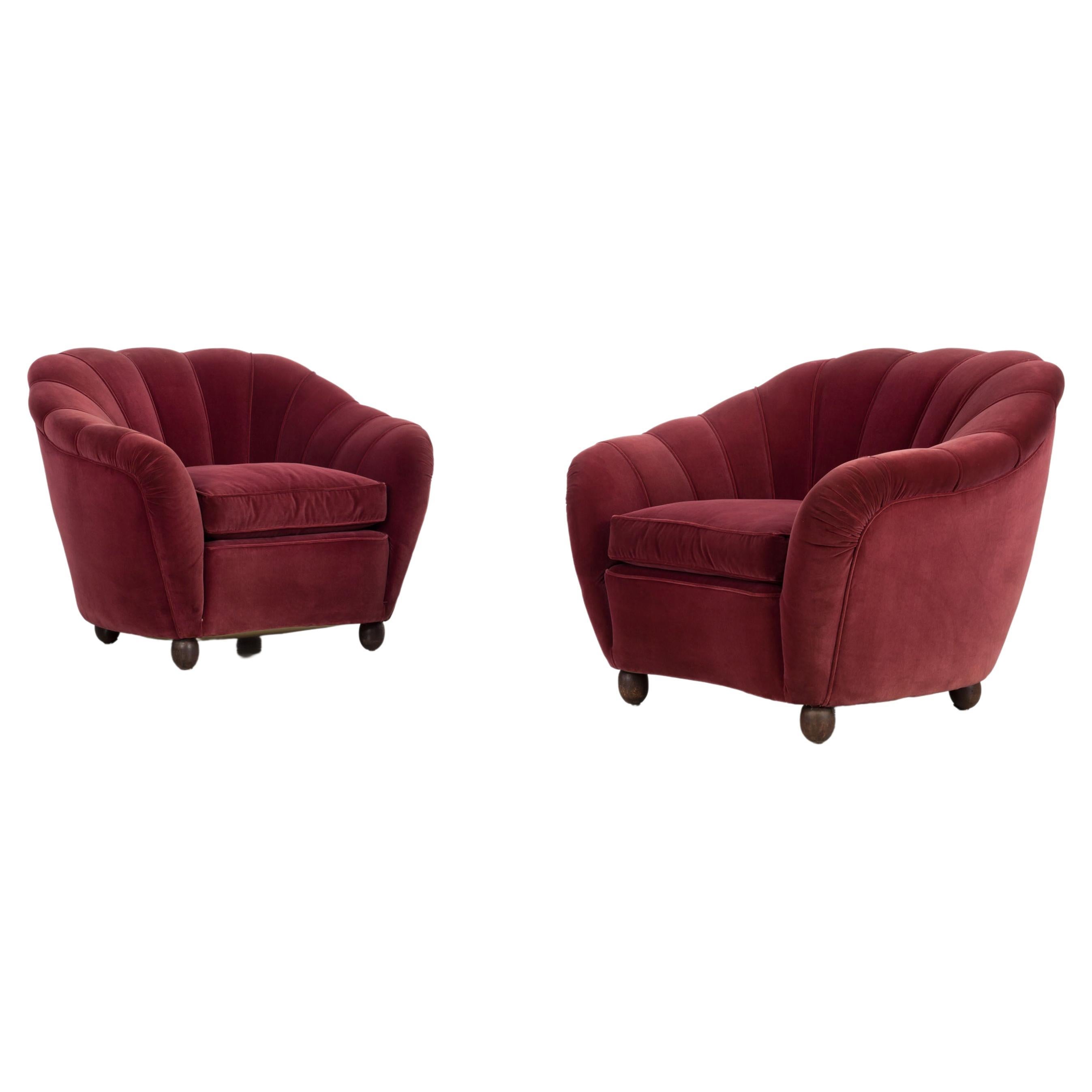 Italian Set of a Massive Sofa and Two Armchairs in Dark Red Velvet Cover, 1940s For Sale