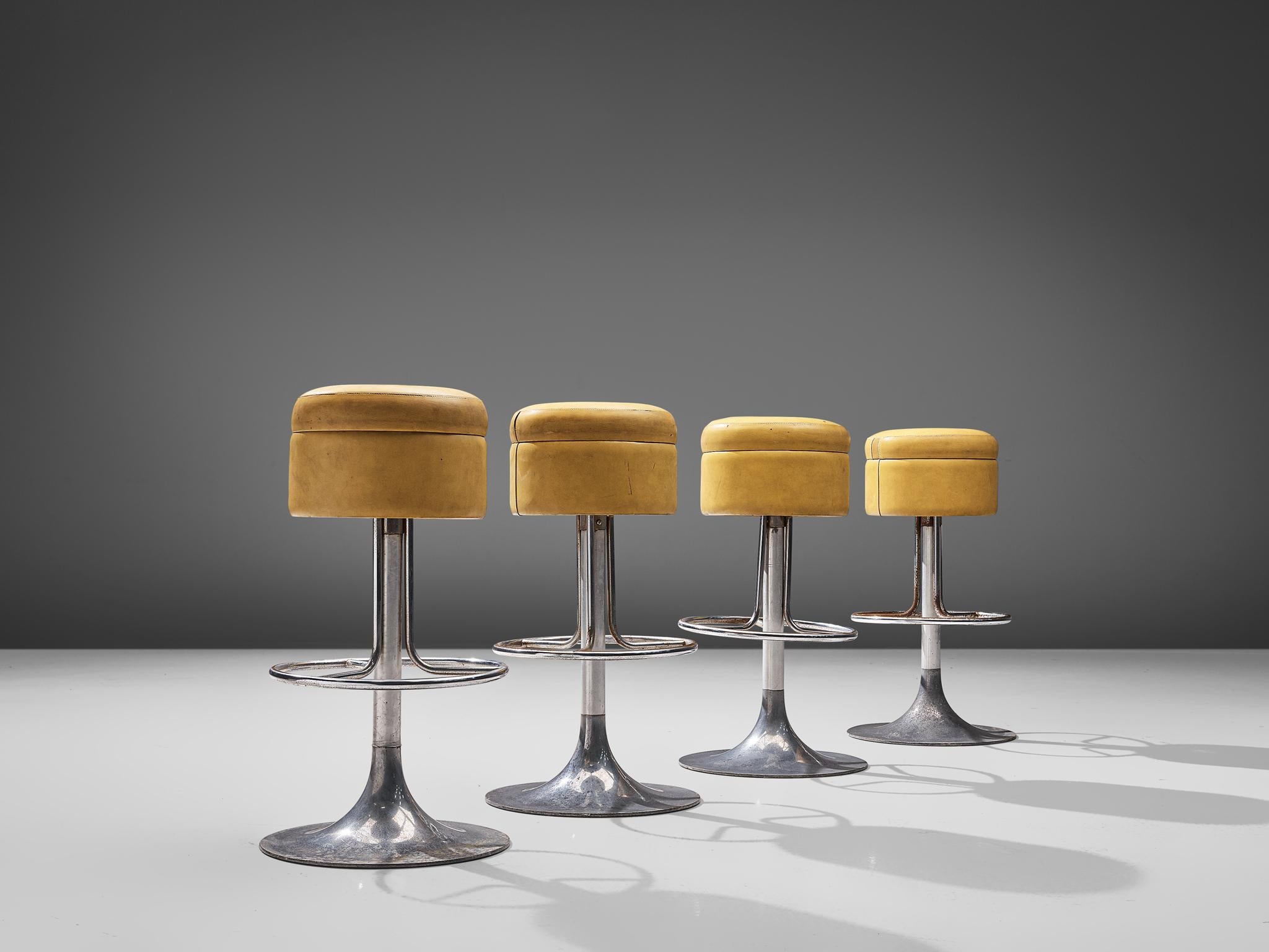 Italian Set of Four Bar Stools in Leatherette In Good Condition In Waalwijk, NL