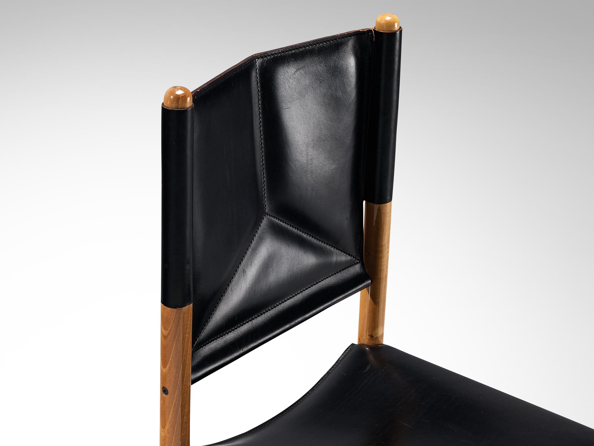 Italian Set of Four Dining Chairs in Black Leather and Walnut  For Sale 4
