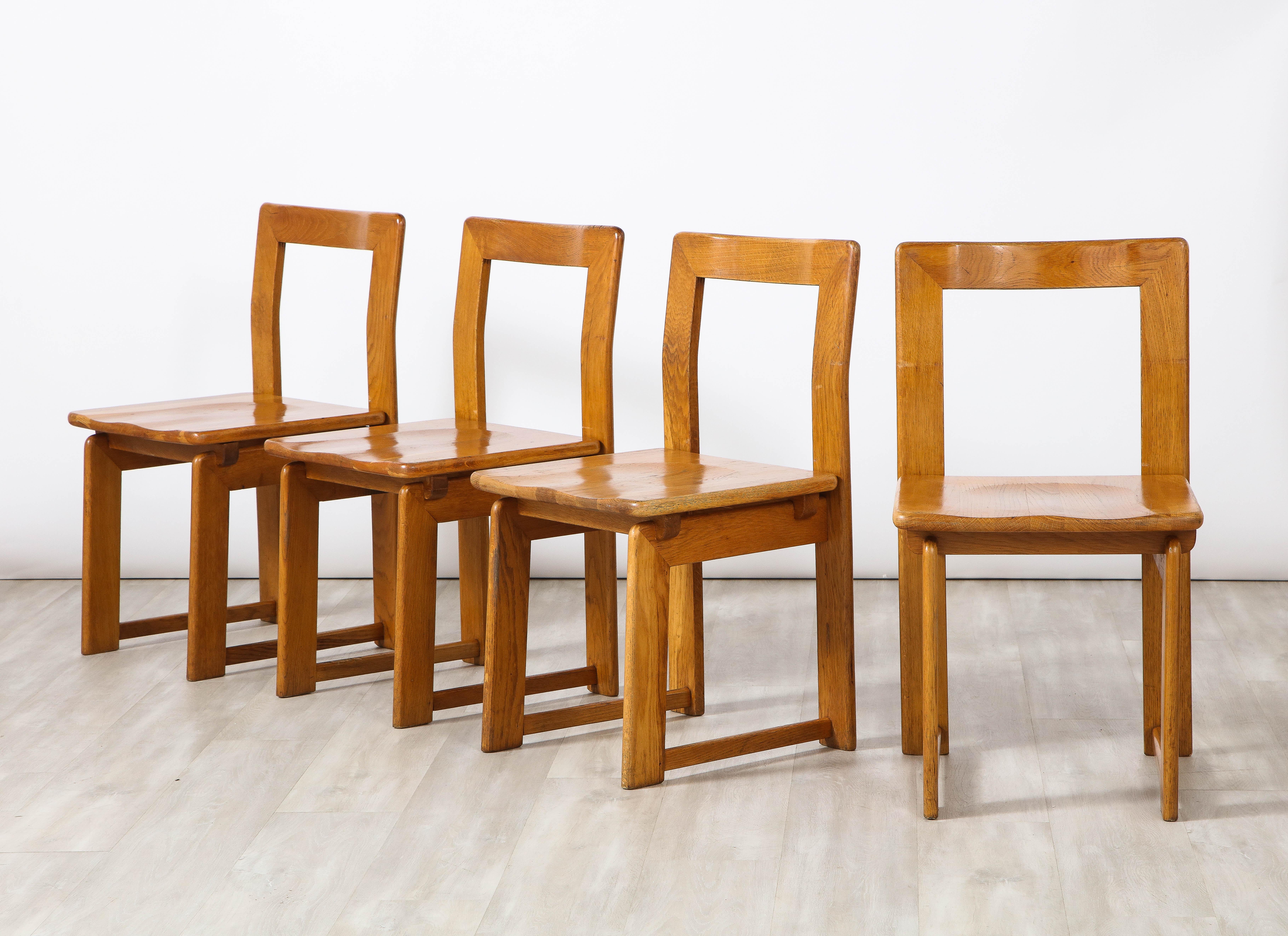 Italian Set of Four Rustic Oak Dining Chairs  In Good Condition For Sale In New York, NY