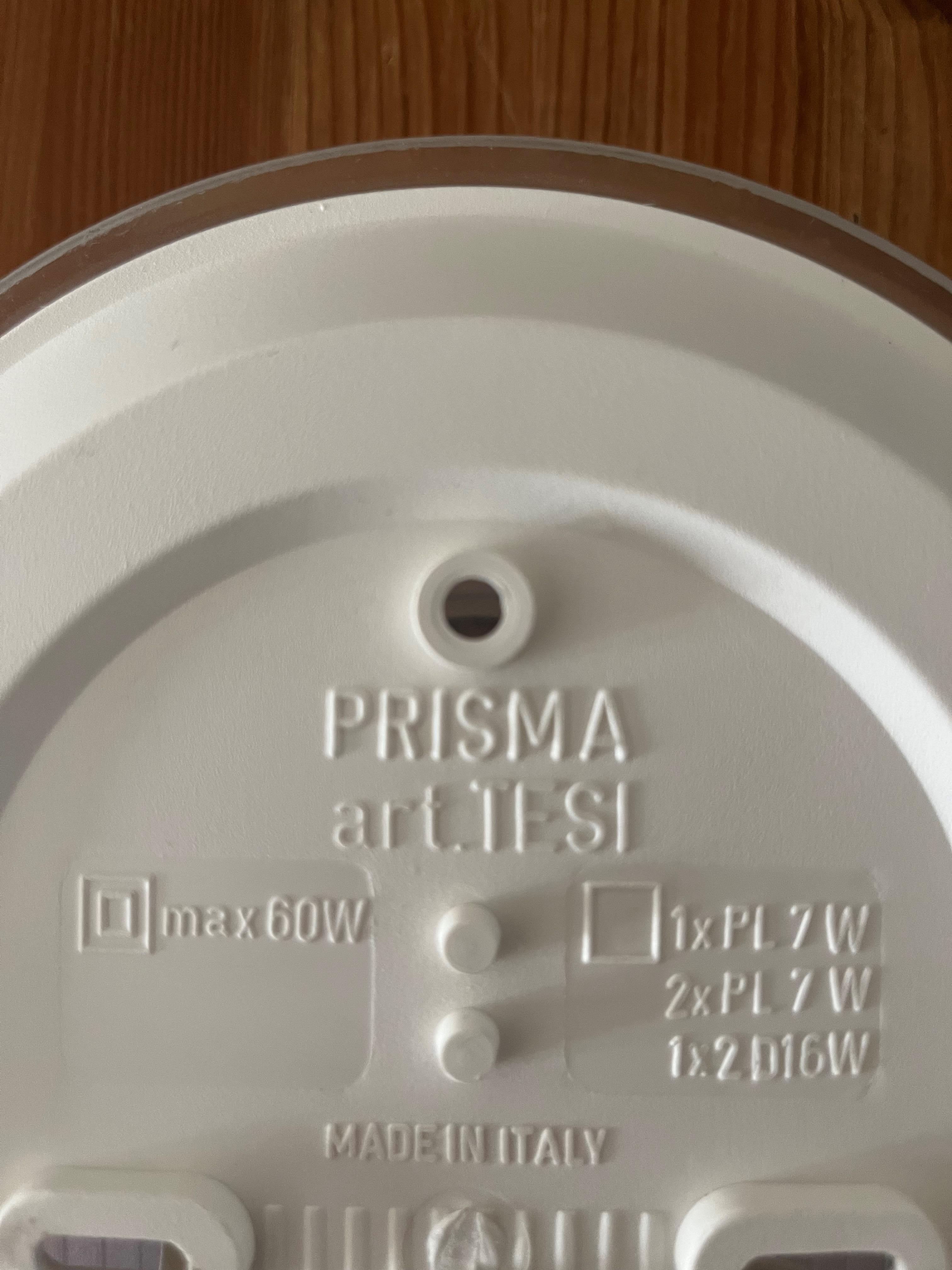 Ottone Set di quattro lampade da parete bianche Tesi di R. Fiorato per Prisma, anni '80 in vendita