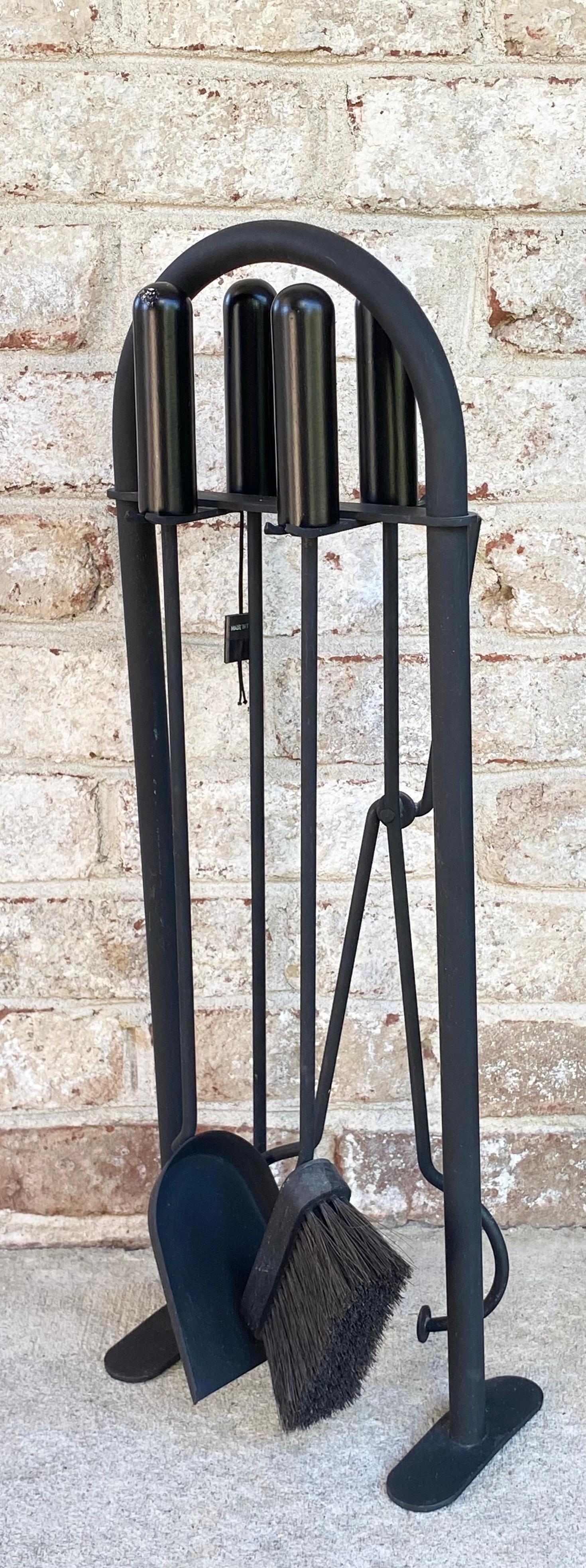 Italian Set of Modern Fireplace Tools In Good Condition For Sale In East Hampton, NY