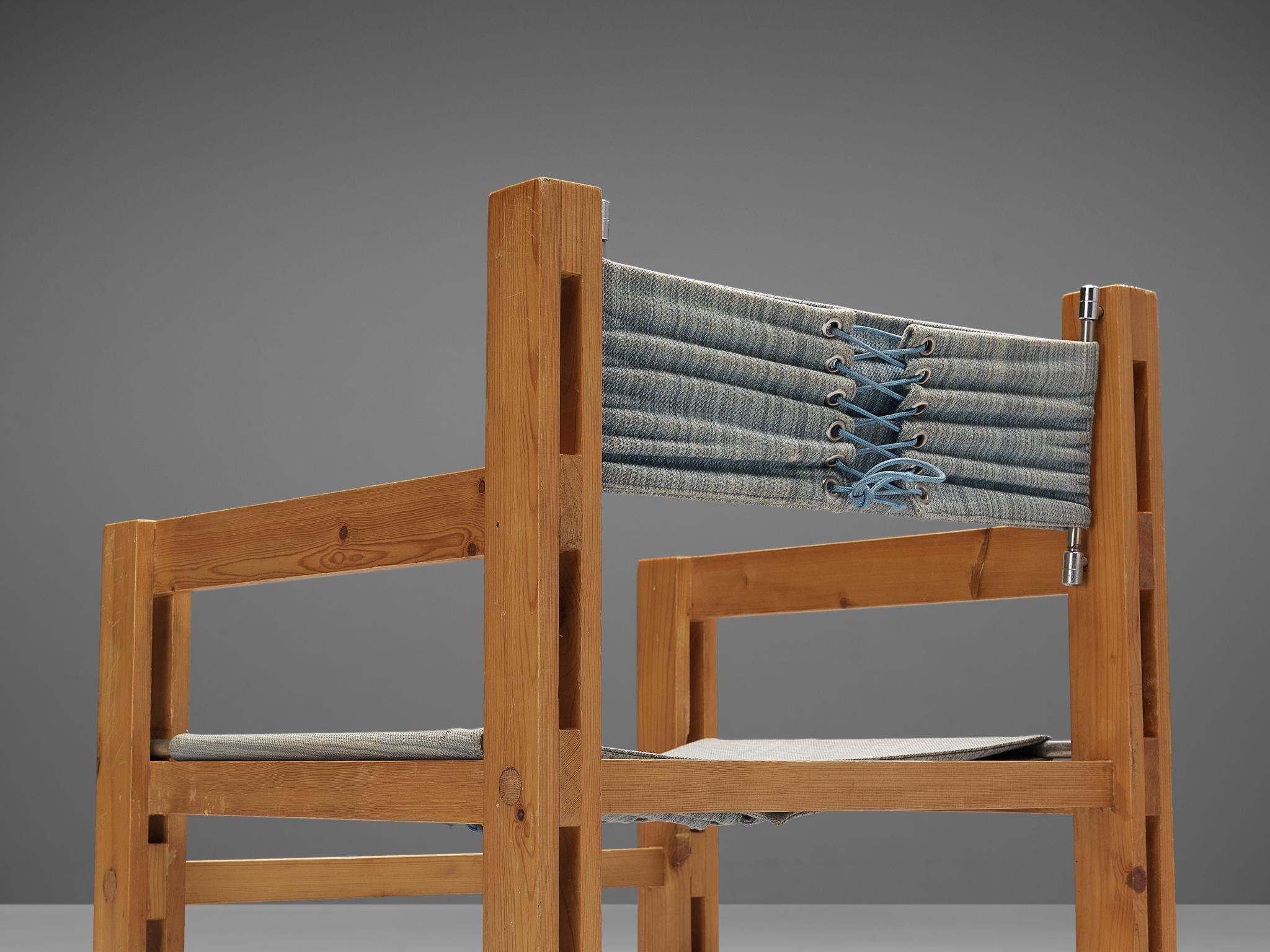 Fin du 20e siècle Ensemble italien de six fauteuils en pin avec dossier dentelé bleu clair  en vente