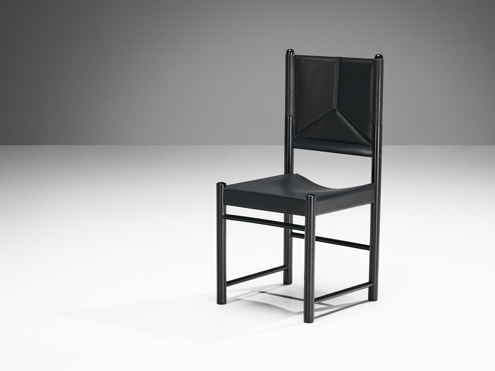 Italienisches Set aus sechs Esszimmerstühlen mit schwarzer Polsterung und schwarzem Gestell  im Angebot 5