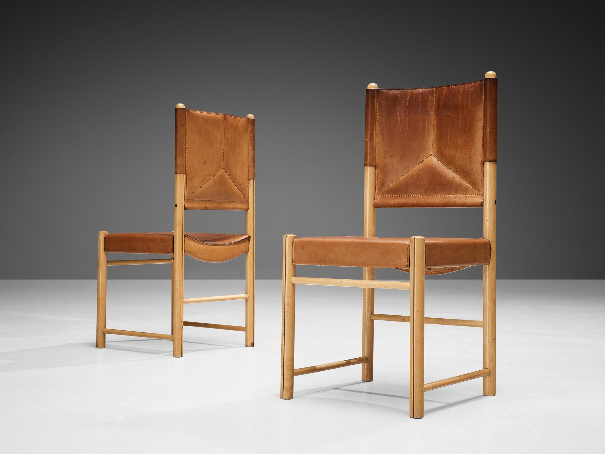 Mid-Century Modern Ensemble italien de six chaises de salle à manger en cuir cognac en vente