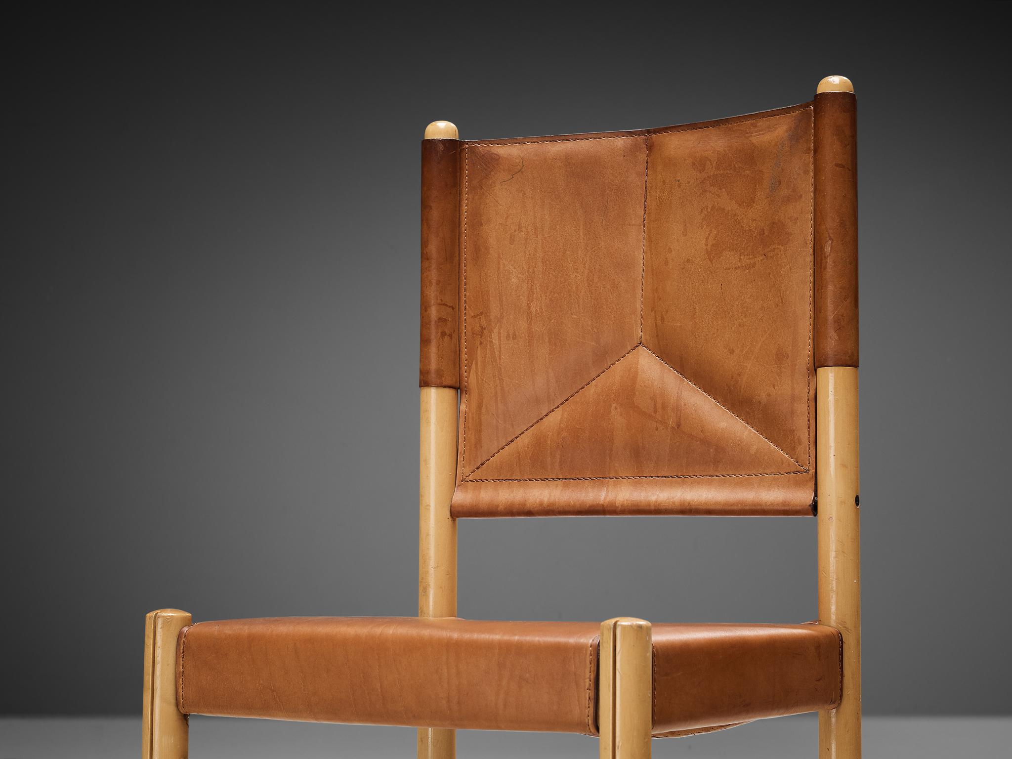 Fin du 20e siècle Ensemble italien de six chaises de salle à manger en cuir cognac en vente