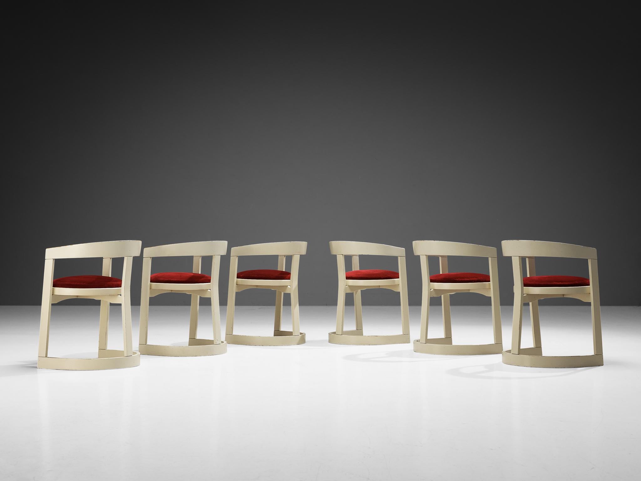 Fine XX secolo Set italiano di sei sedie da pranzo in velluto rosso e legno laccato bianco