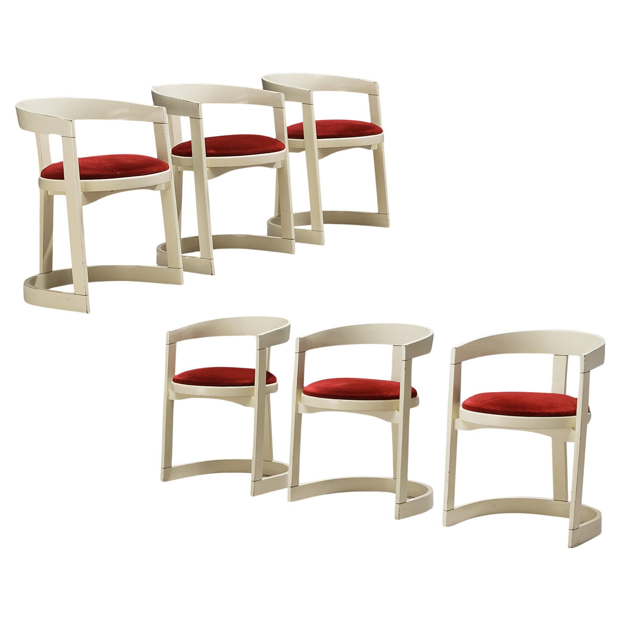 Ensemble italien de six chaises de salle à manger en velours rouge et bois laqué blanc 