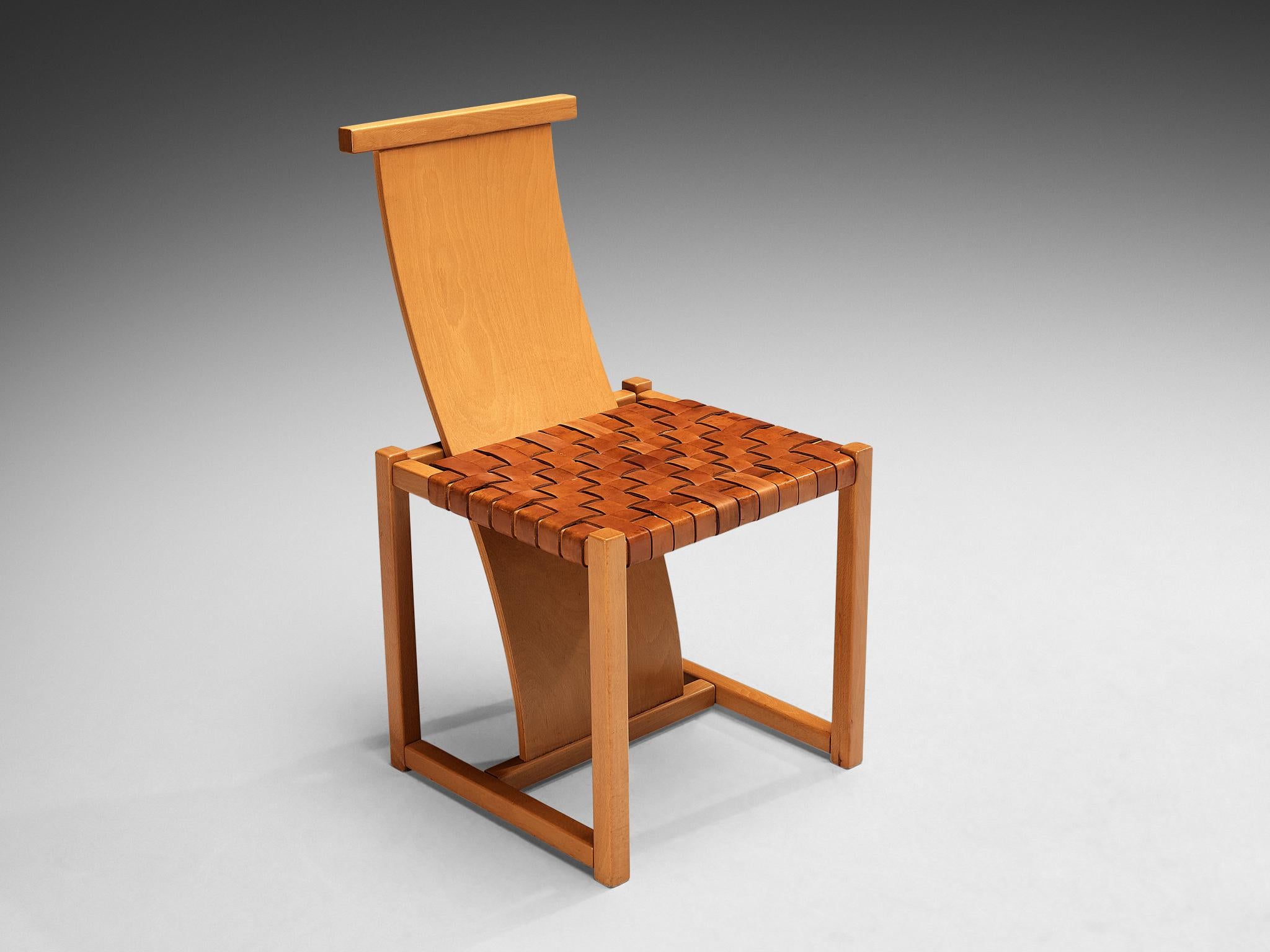 Italian Set of Six Dining Chairs with Woven Leather Seats For Sale 3