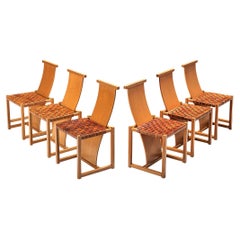Ensemble italien de six chaises de salle à manger avec sièges en cuir tissé 