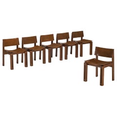 Conjunto italiano de seis sillas de comedor de mediados de siglo en fresno y cuero