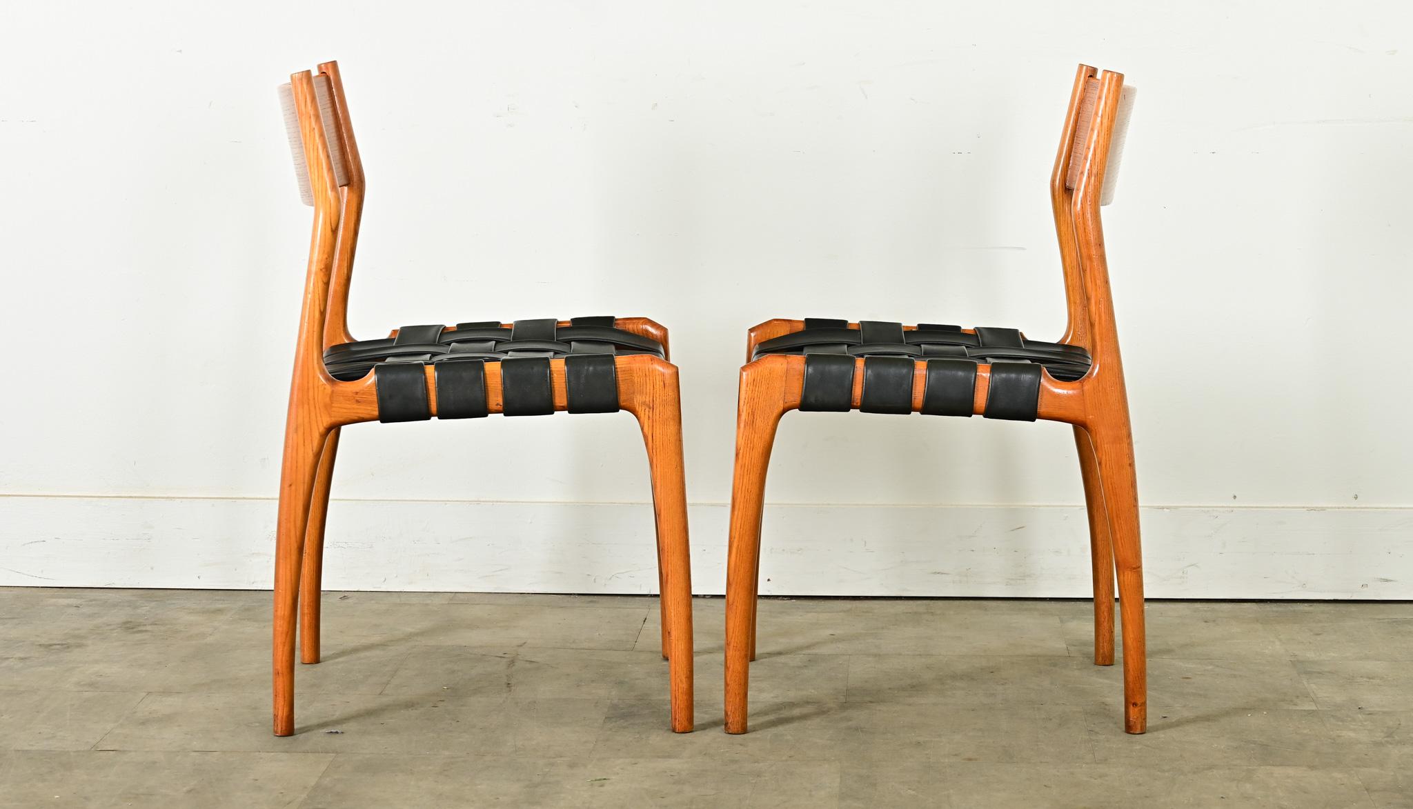 Ensemble italien de six chaises de salle à manger du siècle dernier en vente 11