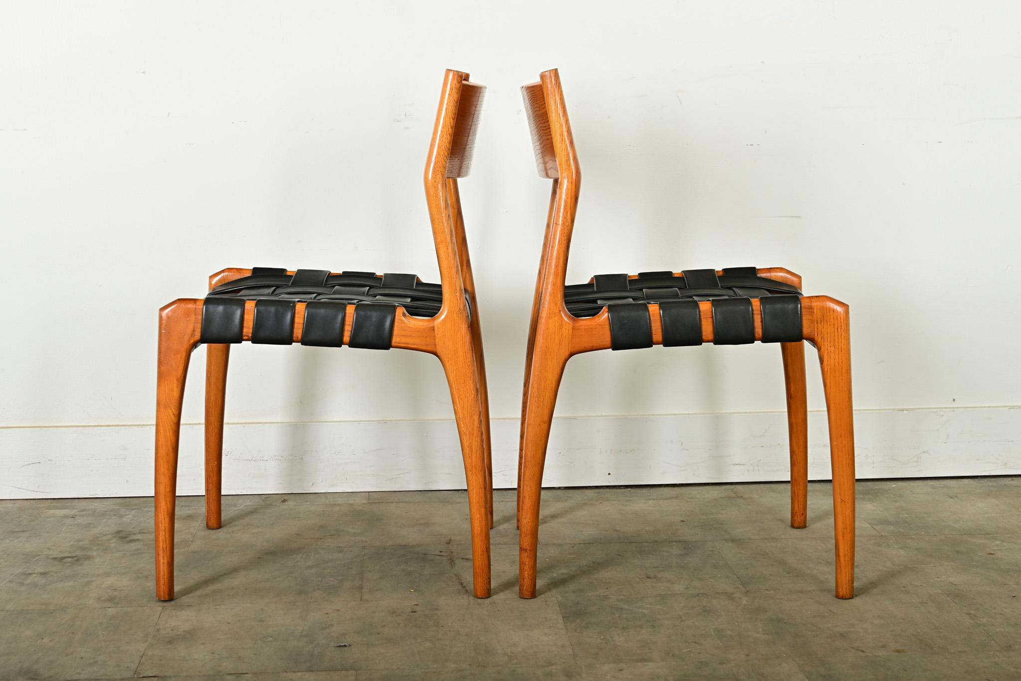 Ensemble italien de six chaises de salle à manger du siècle dernier en vente 12
