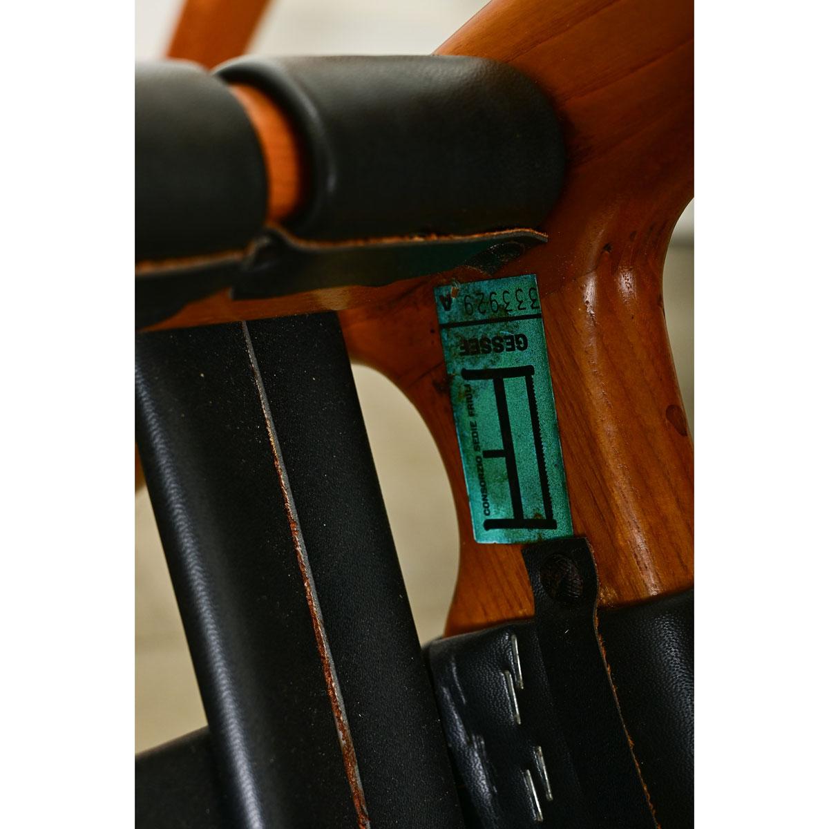 Ensemble italien de six chaises de salle à manger du siècle dernier en vente 13