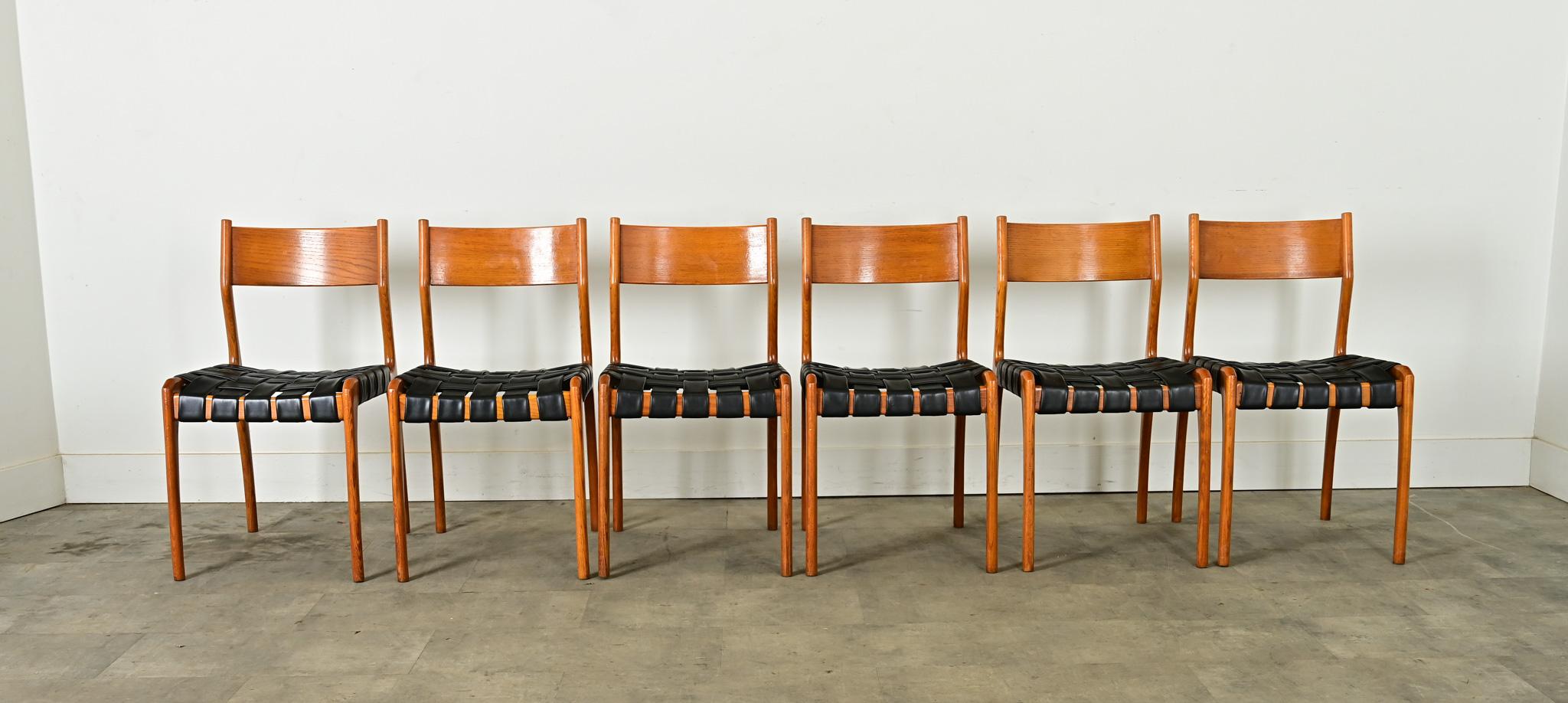 Ensemble italien de six chaises de salle à manger du siècle dernier en vente 1