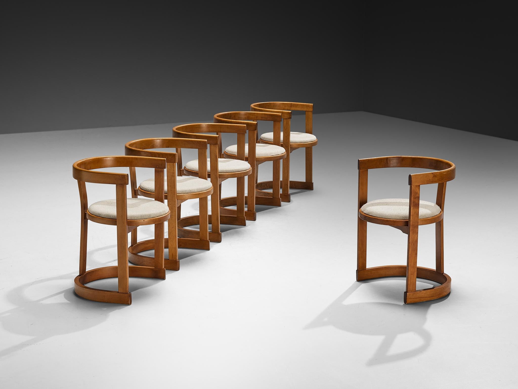 Mid-Century moderno Set italiano di sei sedie da pranzo scultoree in Wood e rivestimento in tessuto in vendita