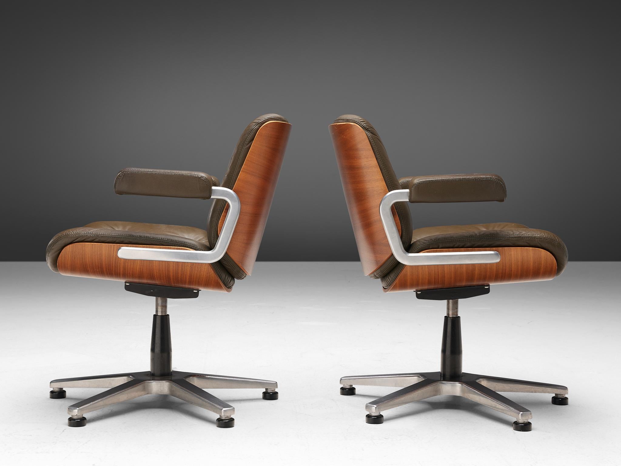 Aluminum Italian Set of Ten Conference Swivel Chairs in Leather and Walnut, 1970s