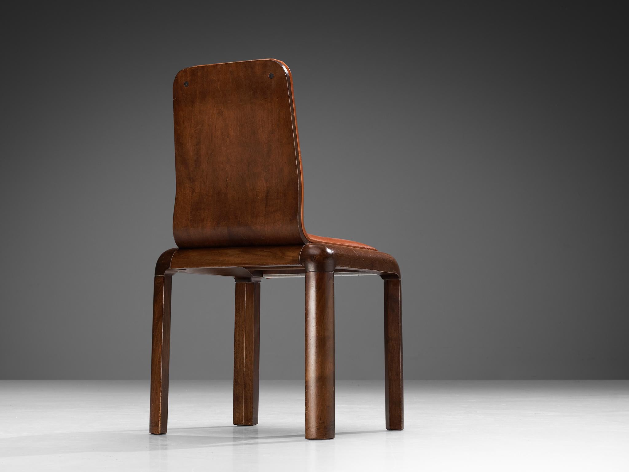 Italian Set of Ten Dining Chairs in Walnut and Cognac Leather  For Sale 4