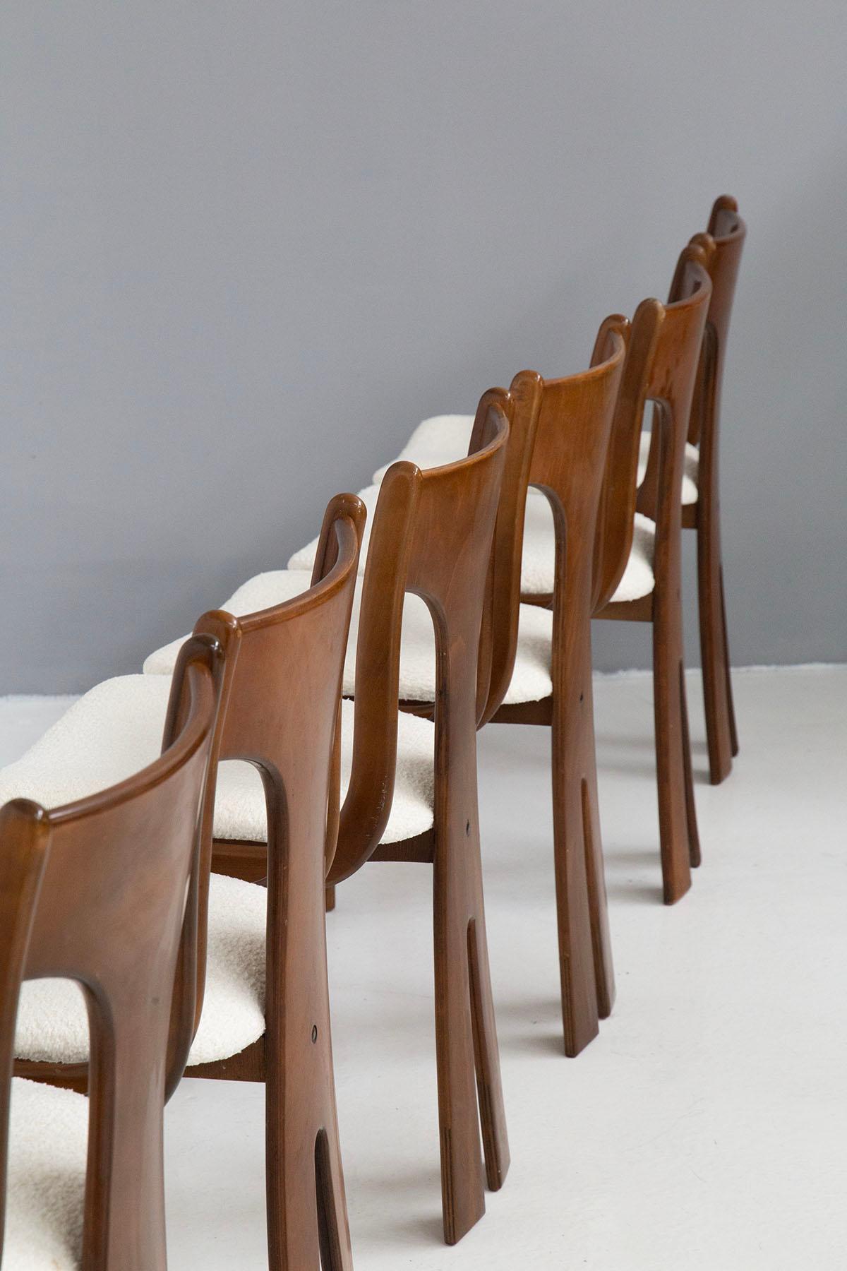 Italian Set of Ten Sculptural Dining Chairs in White Bouclè Upholstery 4