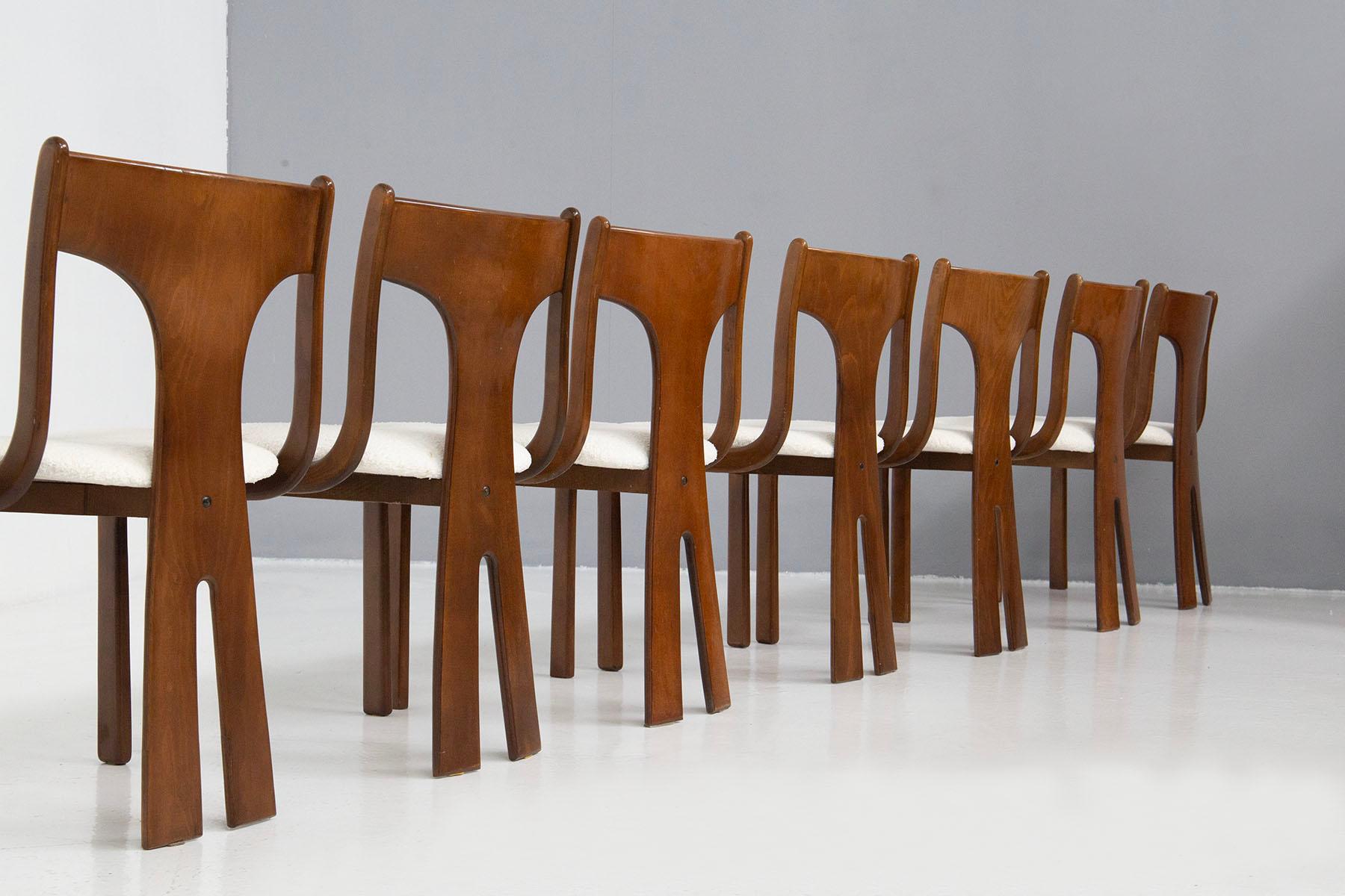 Italian Set of Ten Sculptural Dining Chairs in White Bouclè Upholstery 2