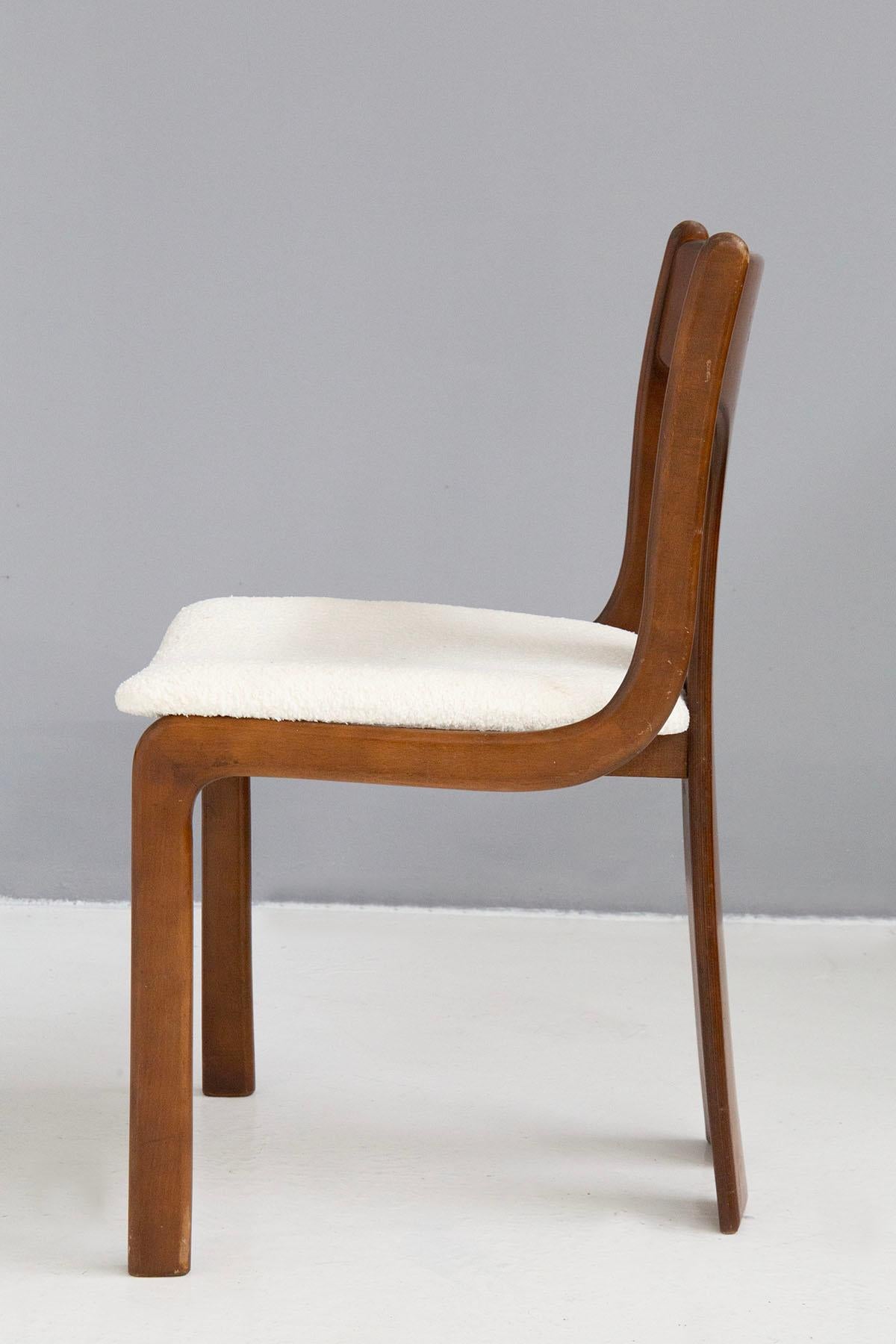 Italian Set of Ten Sculptural Dining Chairs in White Bouclè Upholstery 3