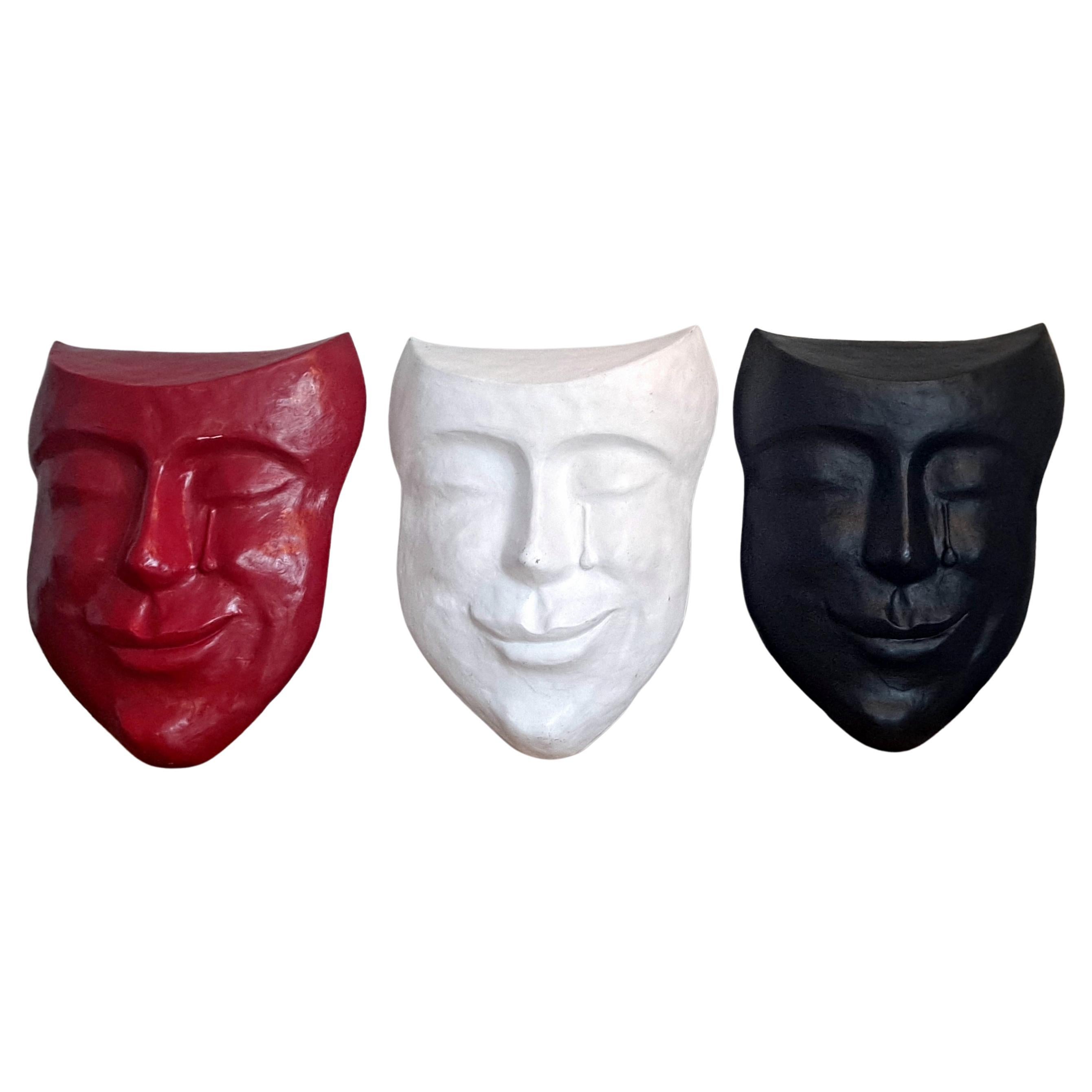 Italienisches Set aus drei zeitgenössischen großen Masken