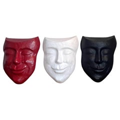 Ensemble italien de trois grands masques contemporains