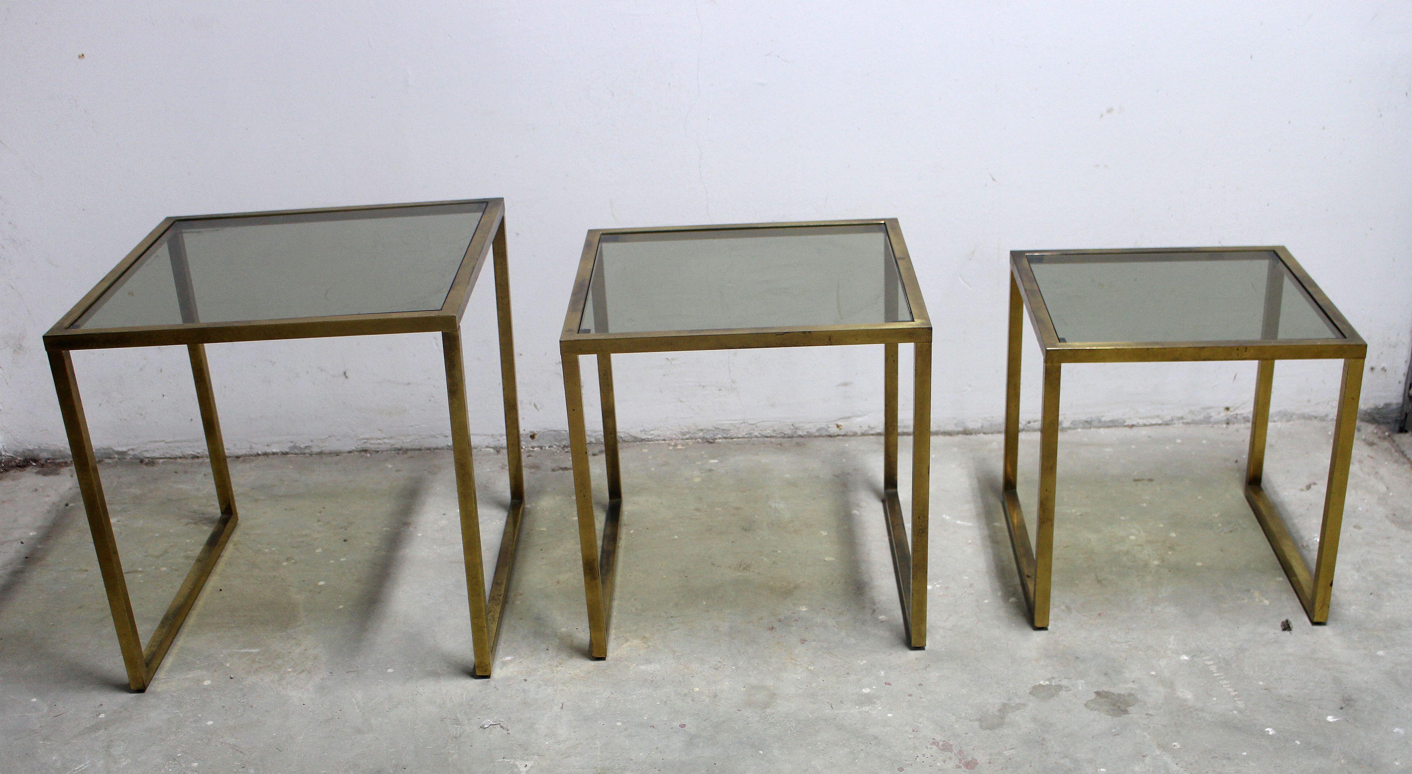 Italian Set of Three Nesting Brass Tables In Good Condition For Sale In Los Angeles, CA