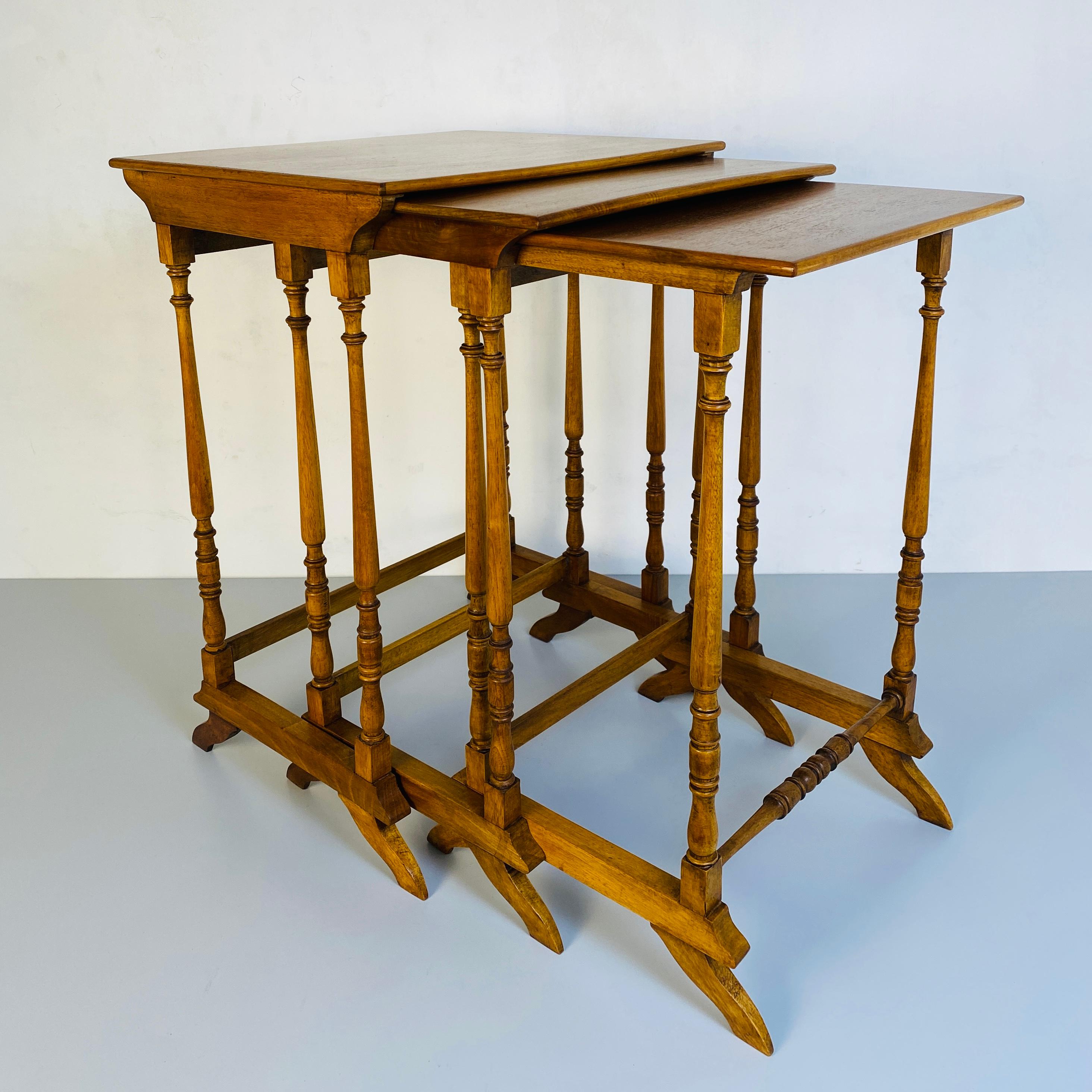 Early 20th Century Italian Set of Three Rectangular Light Wood Tables with Shapely Legs, 1900s