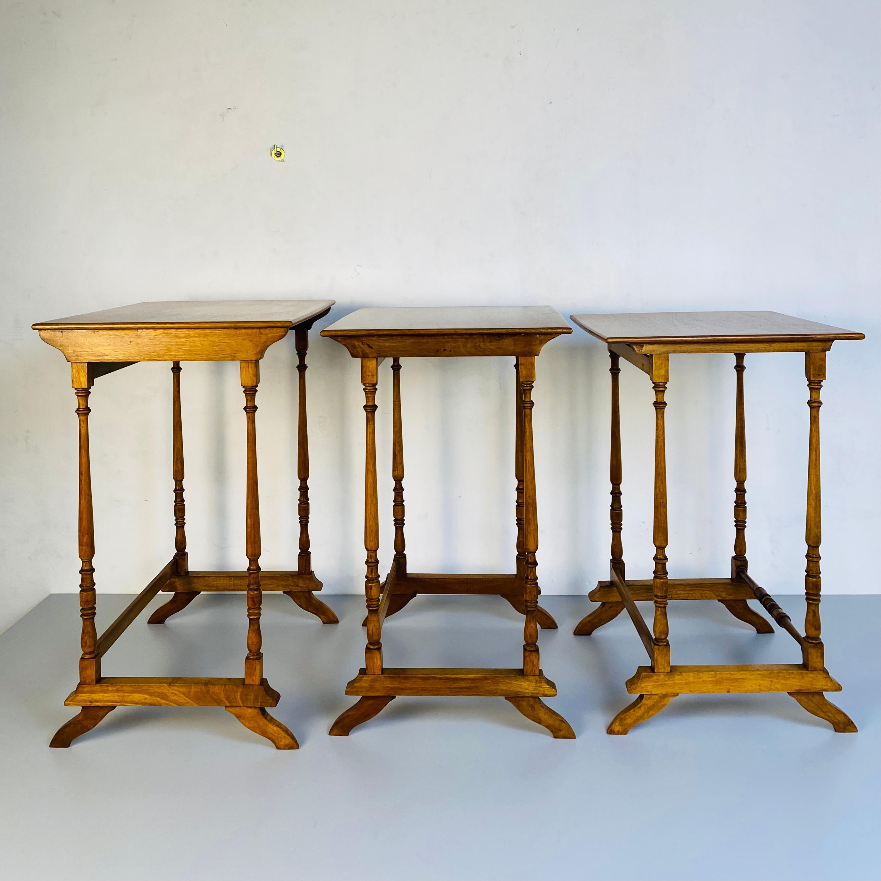Italian Set of Three Rectangular Light Wood Tables with Shapely Legs, 1900s 2