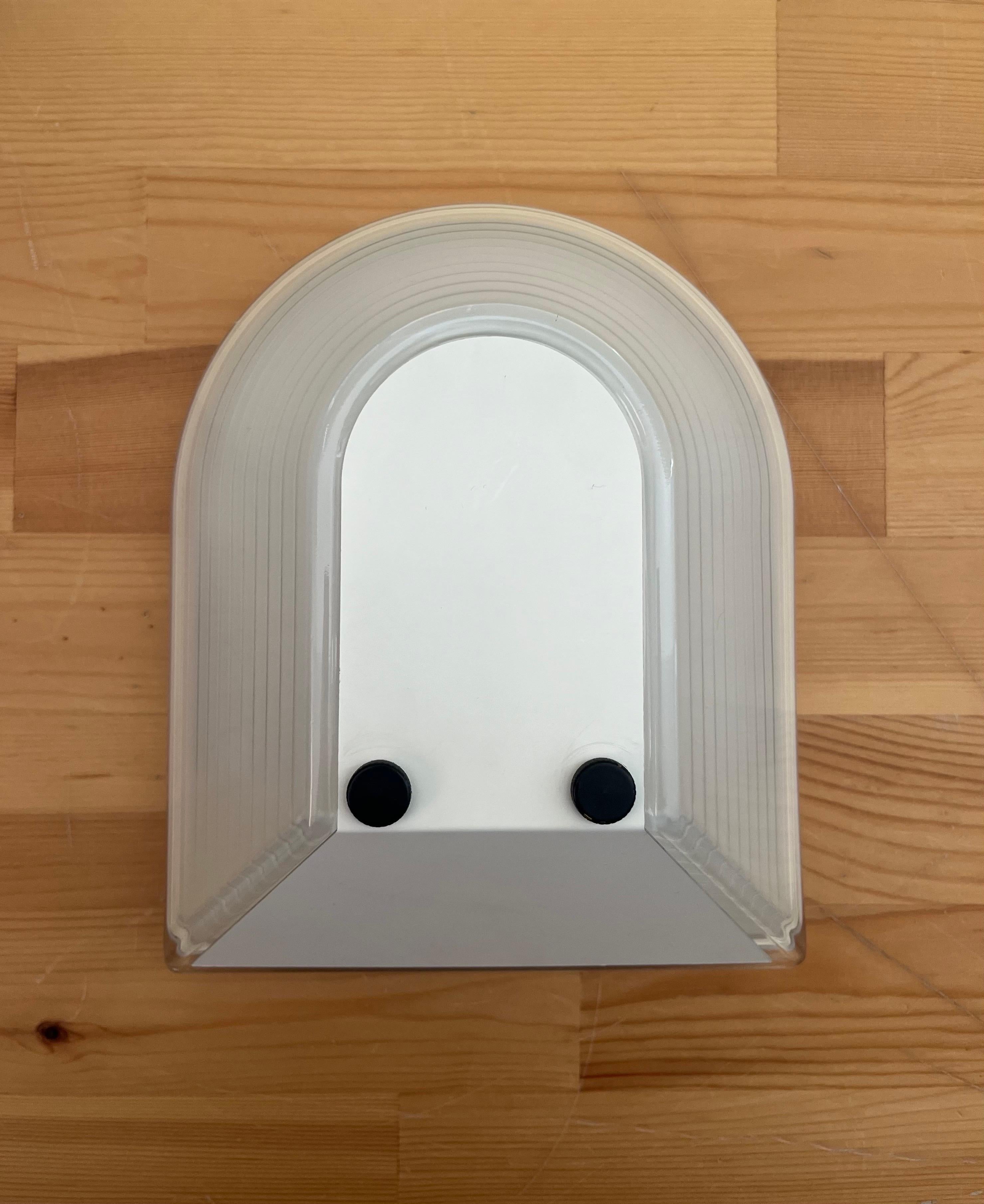 Set di tre lampade da parete bianche Tesi di R. Fiorato per Prisma, anni Ottanta in vendita 2