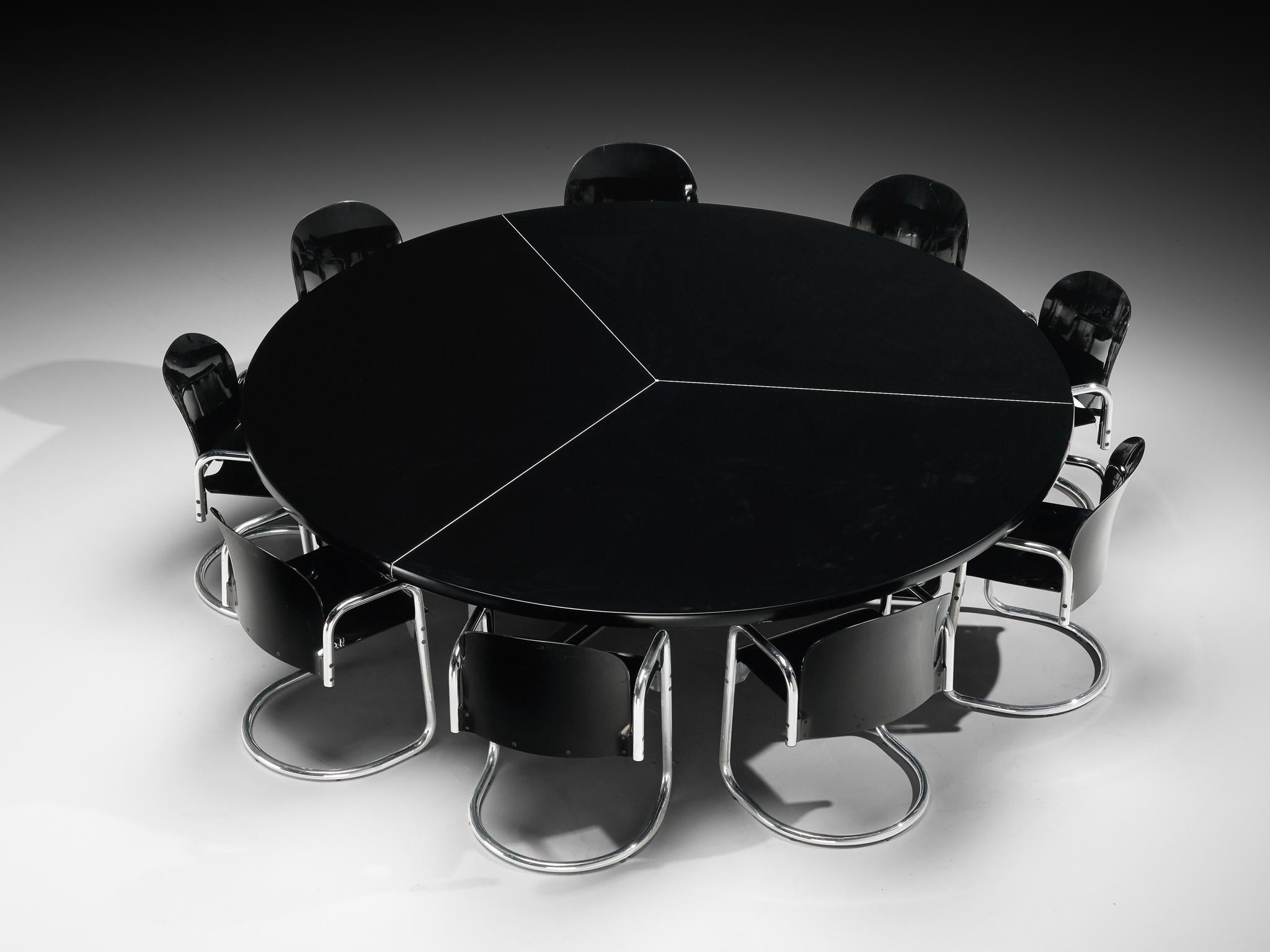 Late 20th Century Italian Set with Dialogo Dessau Chairs and Centro Progetti Tecno Table For Sale