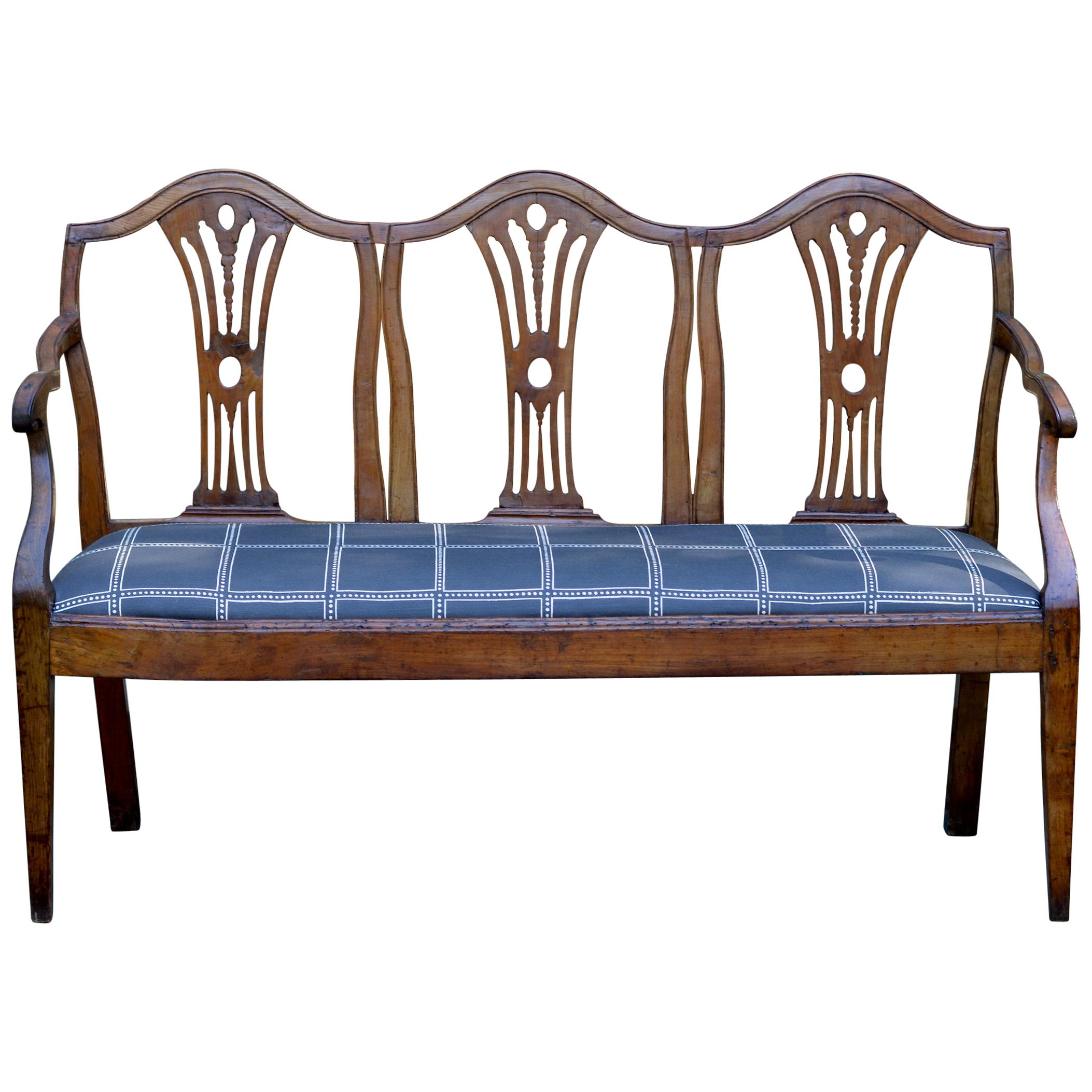 Italian Settee / Hall Bench of Walnut For Sale