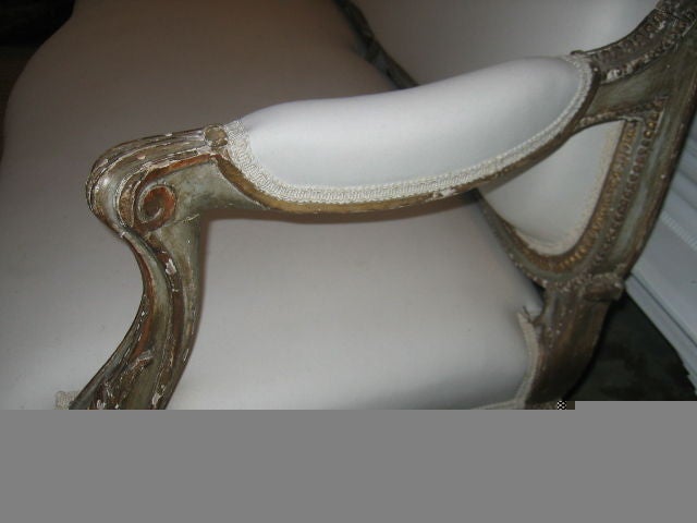 Italian Settee Sofa with Gilt Finish In Good Condition For Sale In Dallas, TX