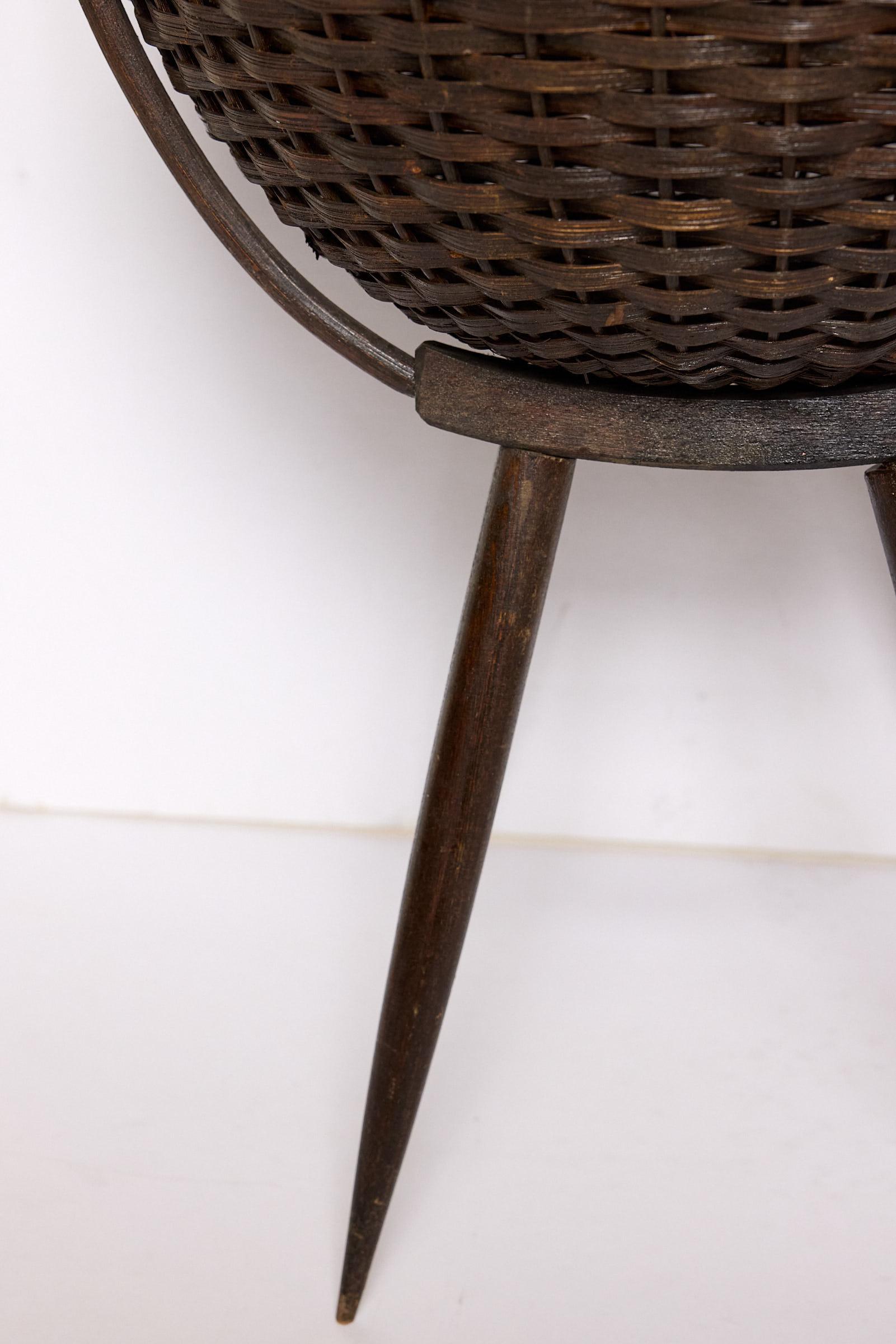 Cestino da cucito italiano con gambe stese in vendita 2