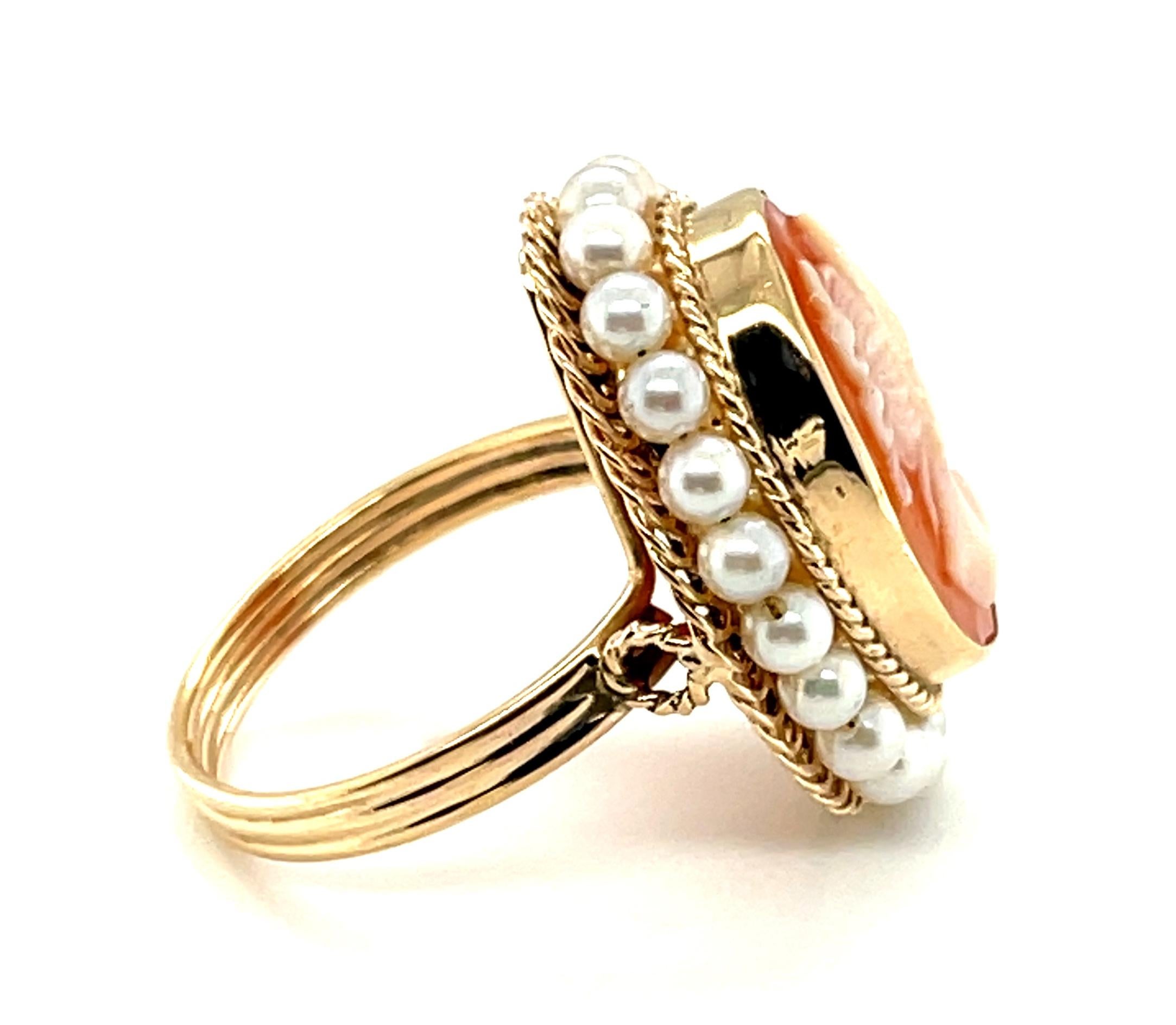 Italian Shell Cameo and Seed Pearl Ring in 14k Yellow Gold In New Condition For Sale In Los Angeles, CA