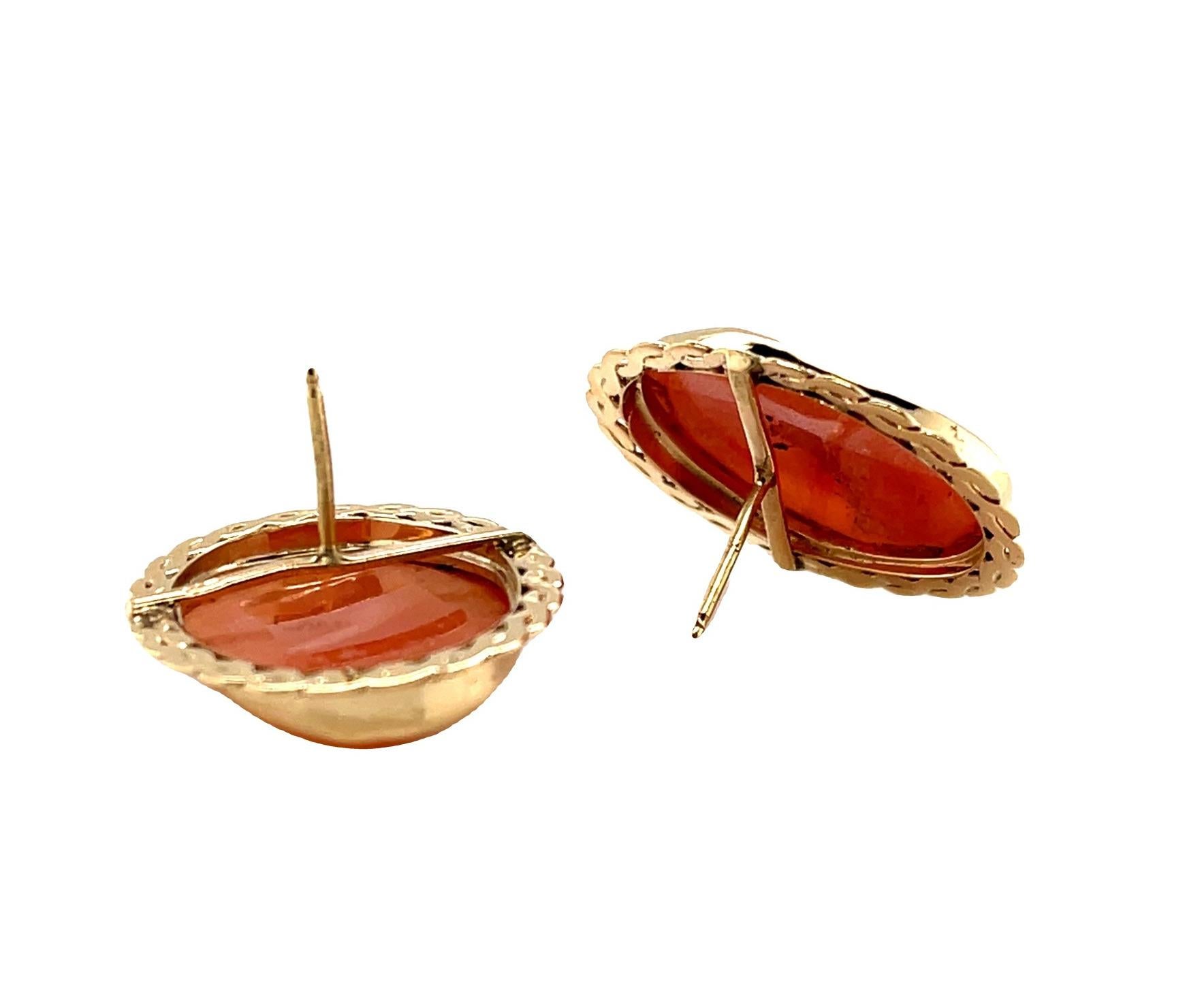 Artisan Italian Shell Cameo Stud Earrings in Yellow Gold For Sale