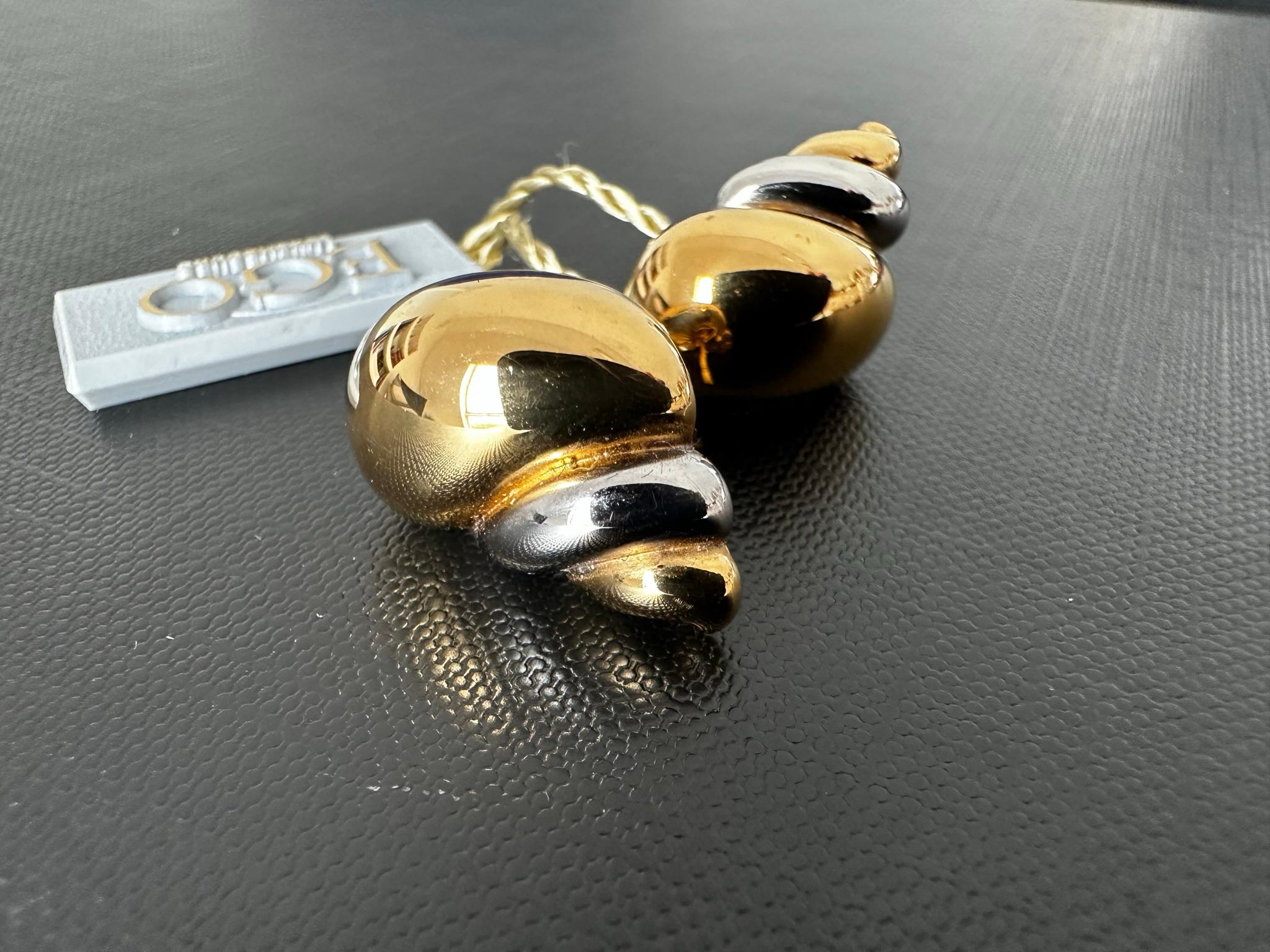 Italian Shell Earrings 18kt Yellow and White Gold For Sale 1