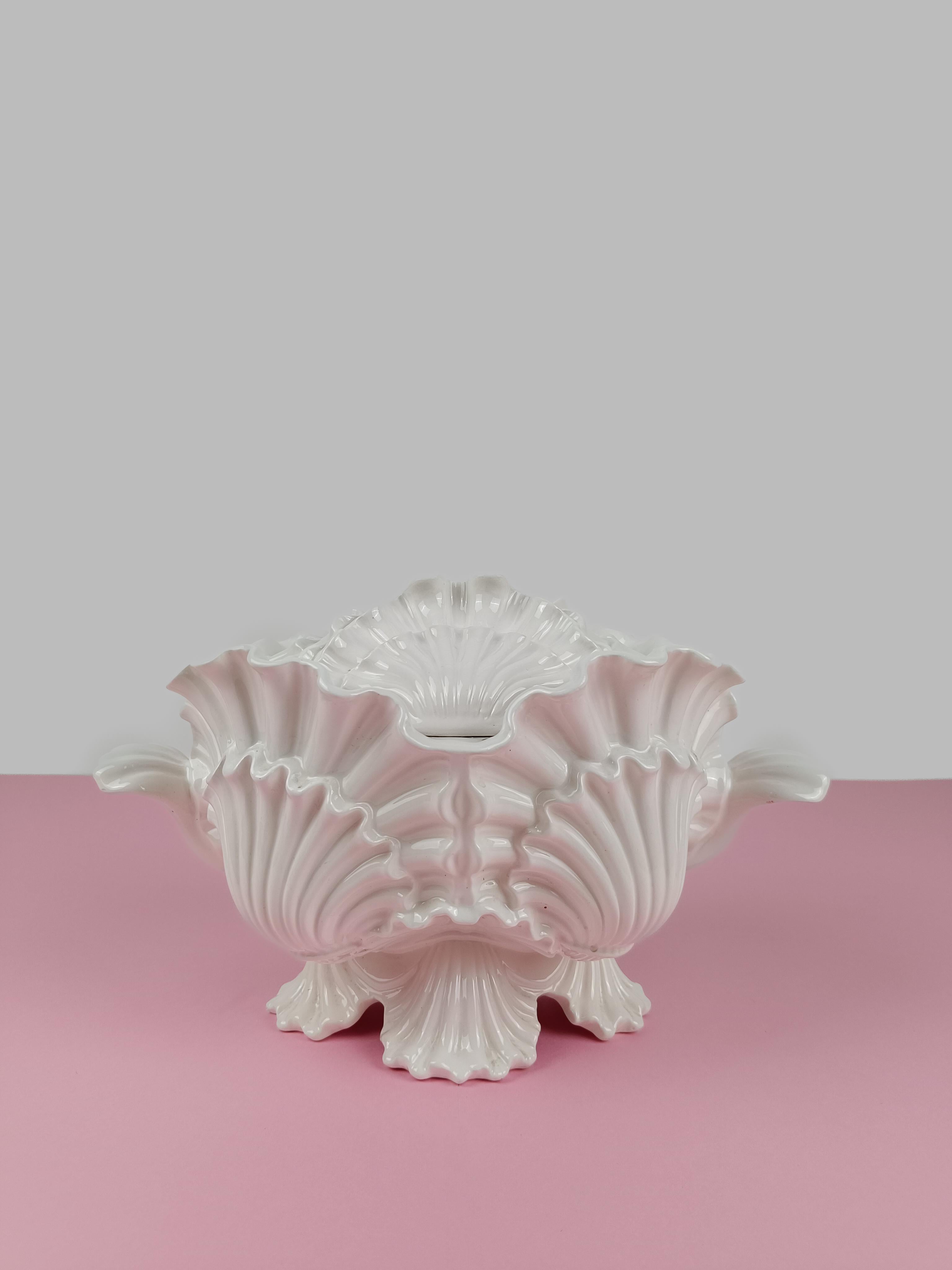 Soupières italiennes avec 4 bols en céramique émaillée blanche de style rococo en vente 8