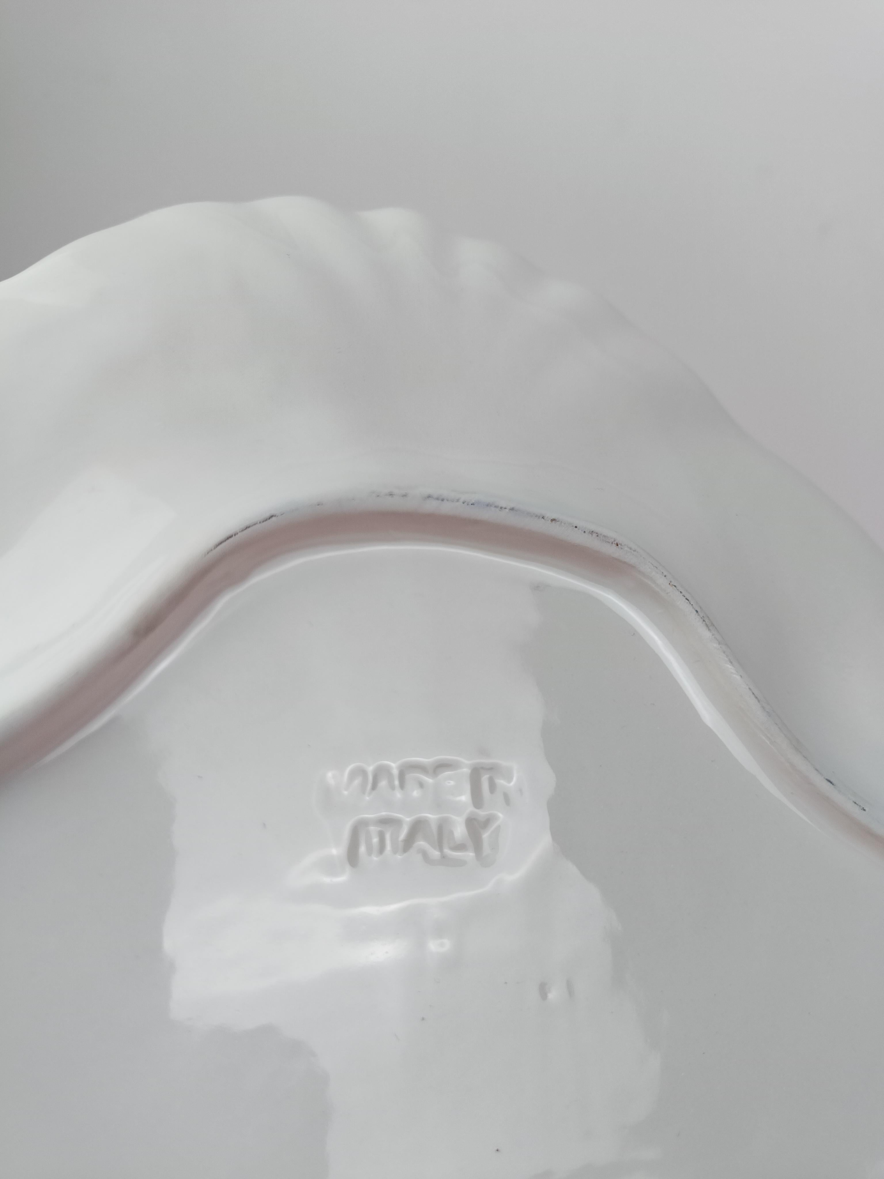 Soupières italiennes avec 4 bols en céramique émaillée blanche de style rococo en vente 3