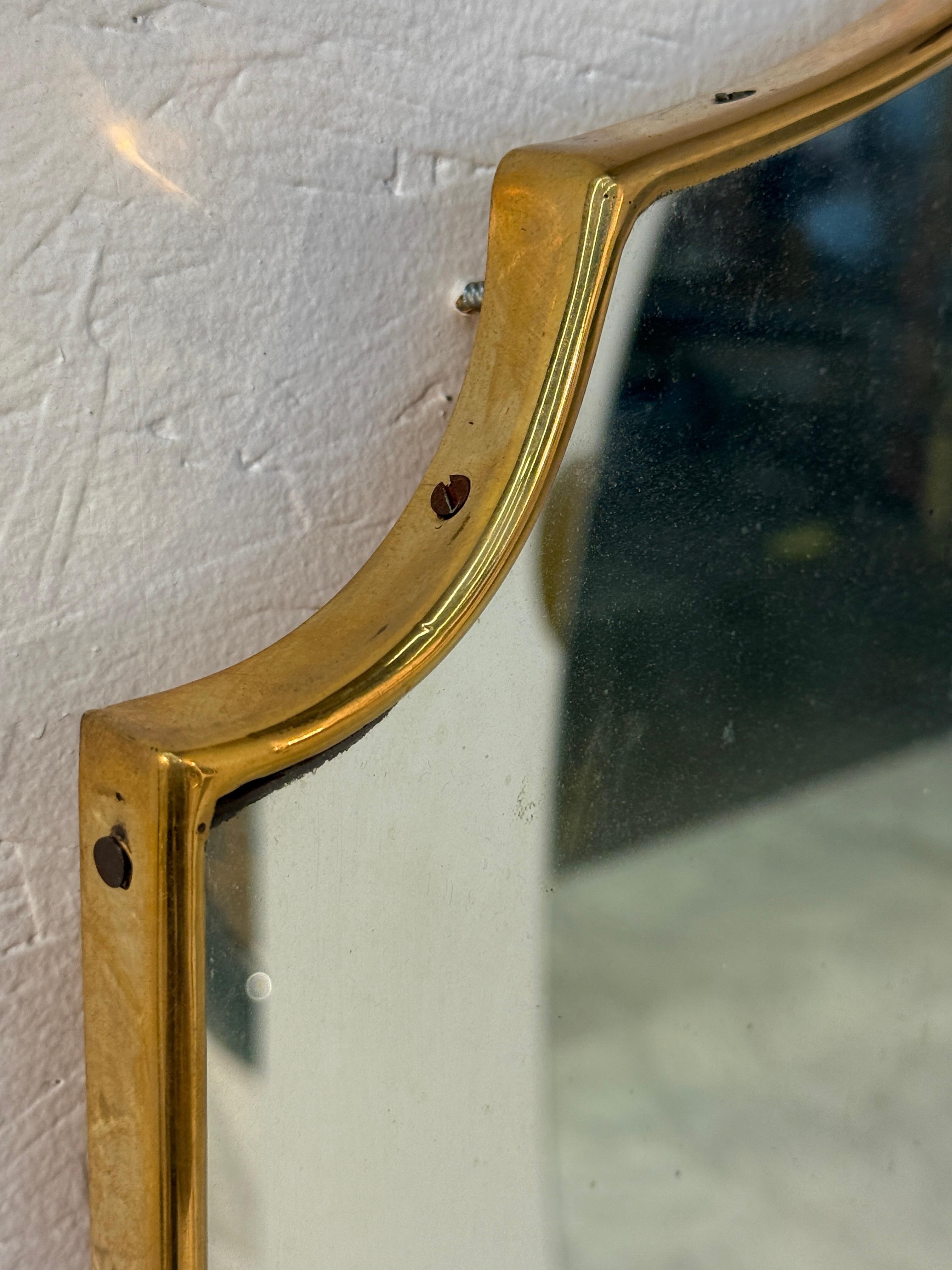 Moderno Italian Shield-Shaped Wall Mirror with Brass, 1960s in vendita