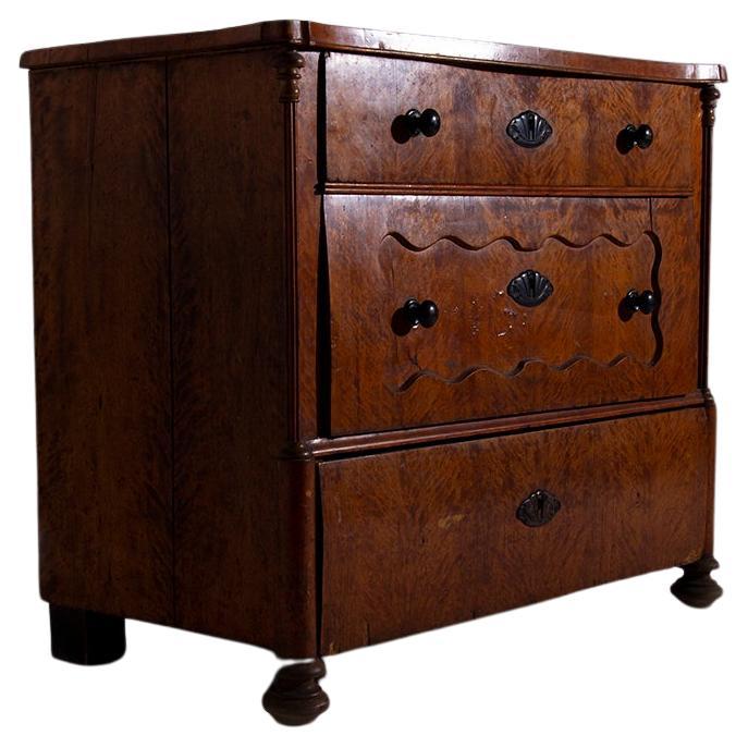 Italian Sicilian wood briar Italian chest of drawers late 1800s For Sale