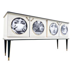 Mid-Century Modern Italian Sidboard with 4 Medallions
