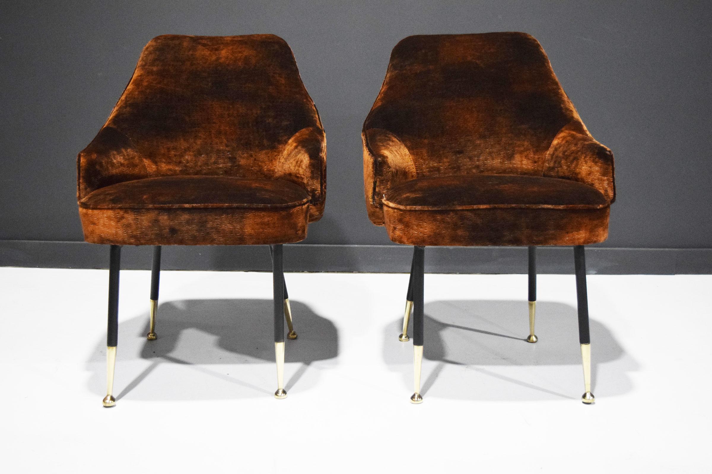 Italian Side Chairs, 1950s, in Parisien Velvet with Brass Tipped Legs For Sale 1