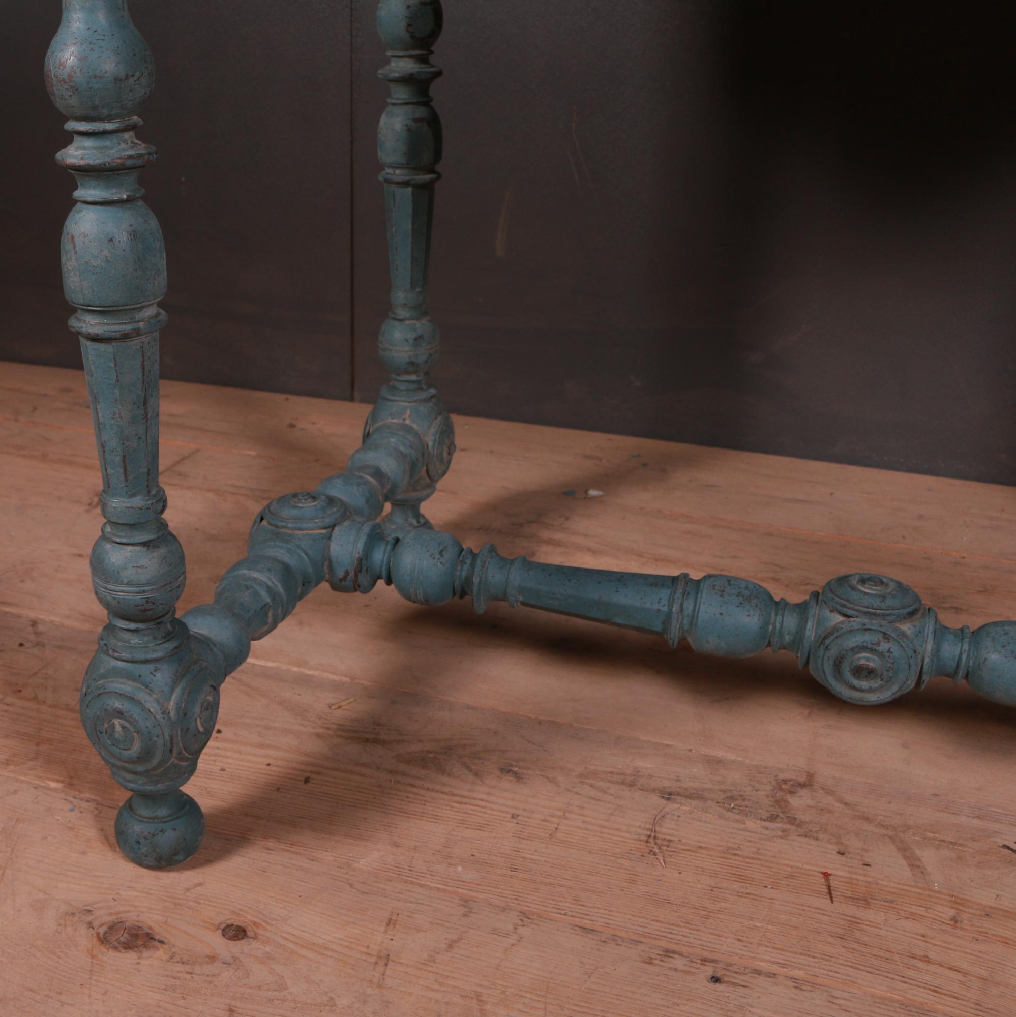 Oak Italian Side/Lamp Table